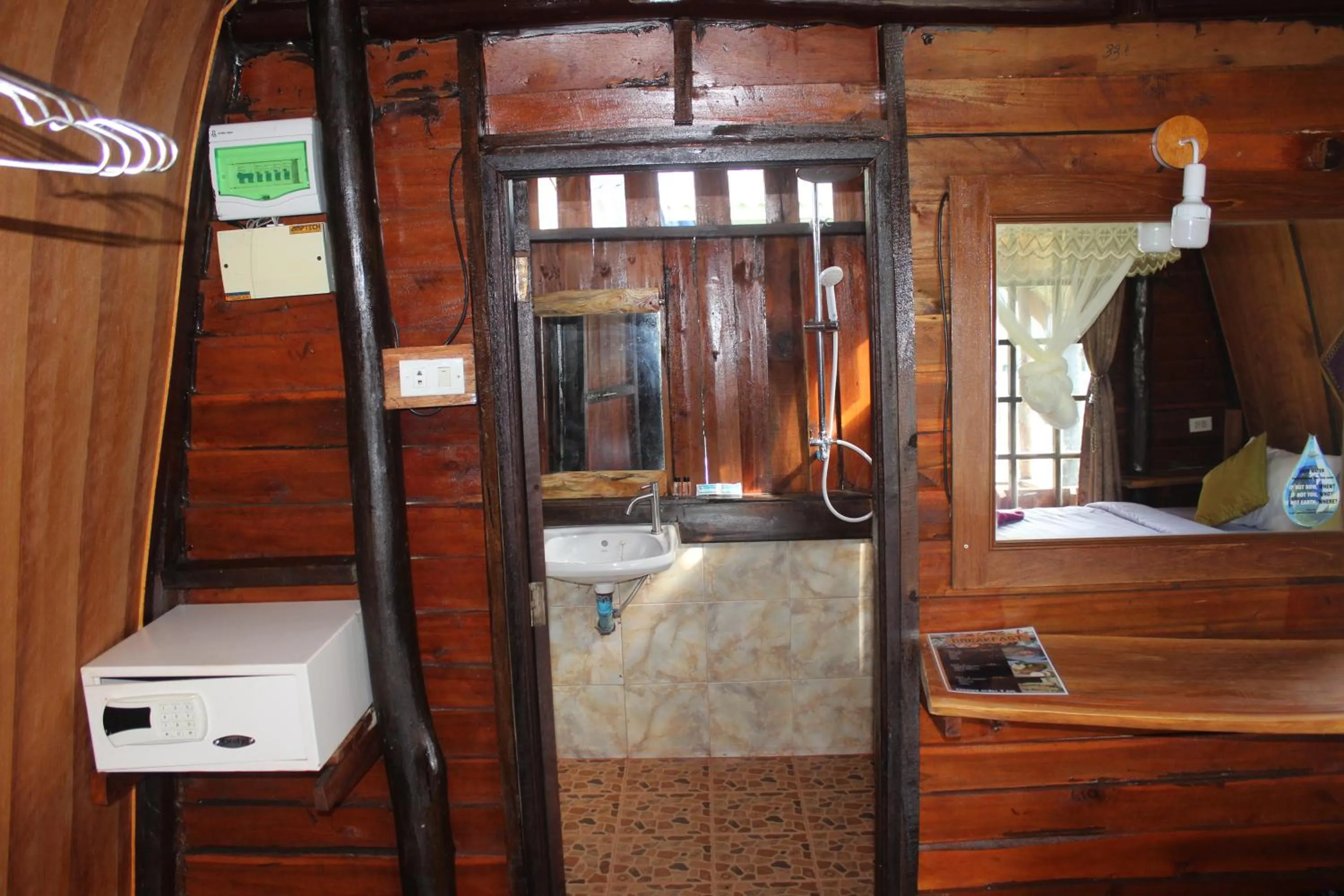 Eden Lanta Bungalow
