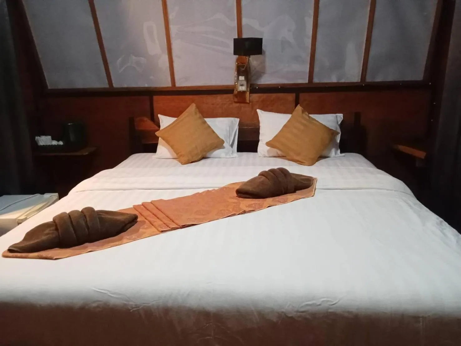 Bed in Eden Lanta Bungalow