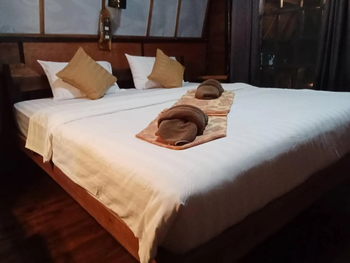 Bed in Eden Lanta Bungalow