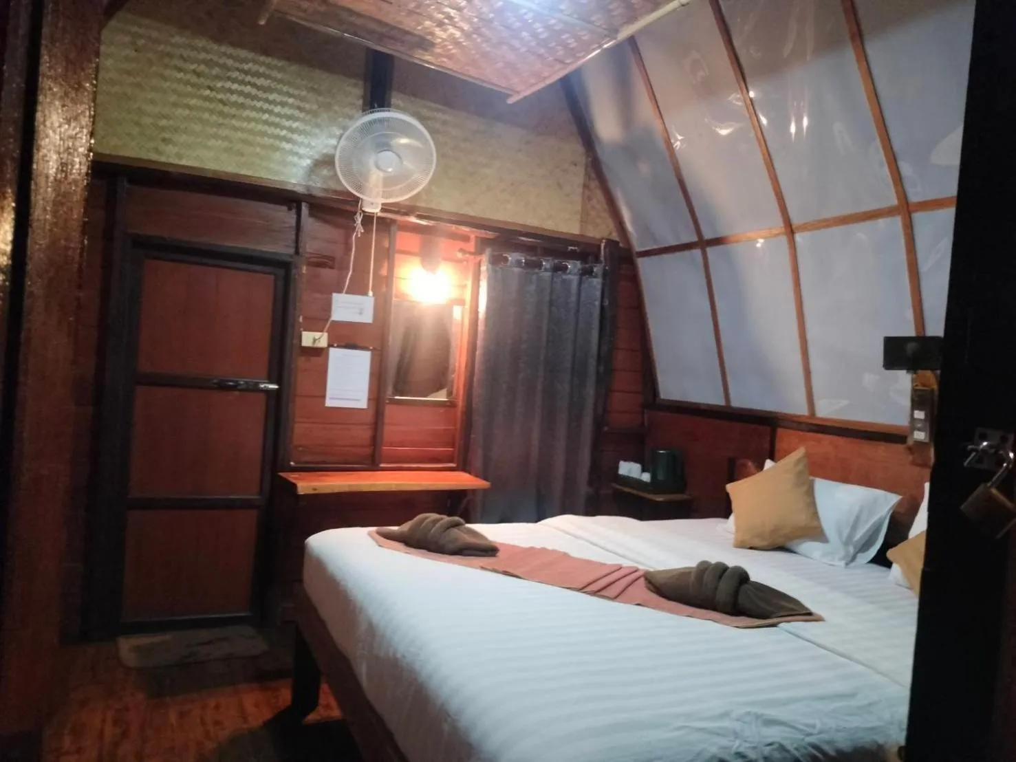 Bed in Eden Lanta Bungalow
