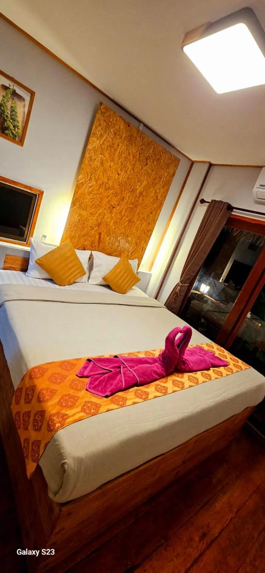 Bed in Eden Lanta Bungalow