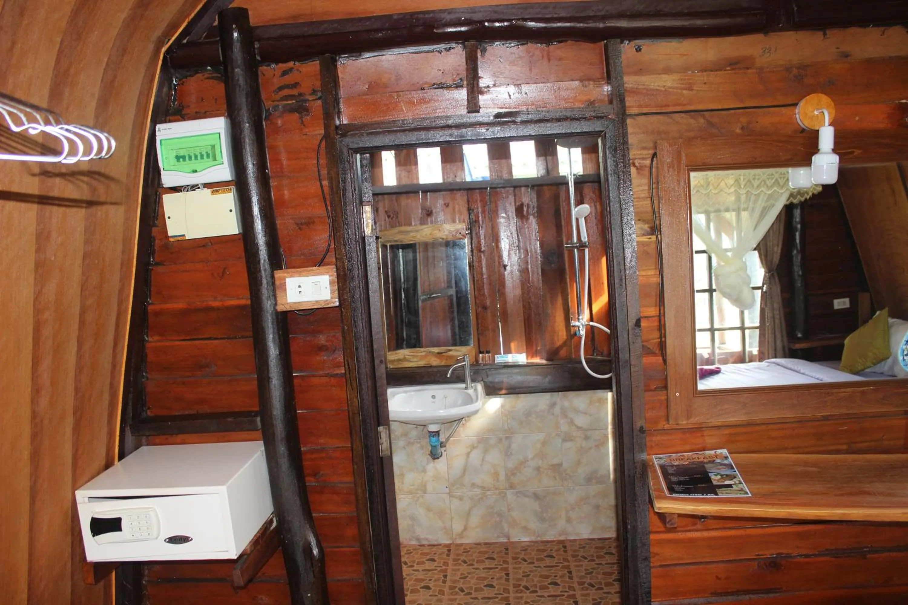 Eden Lanta Bungalow