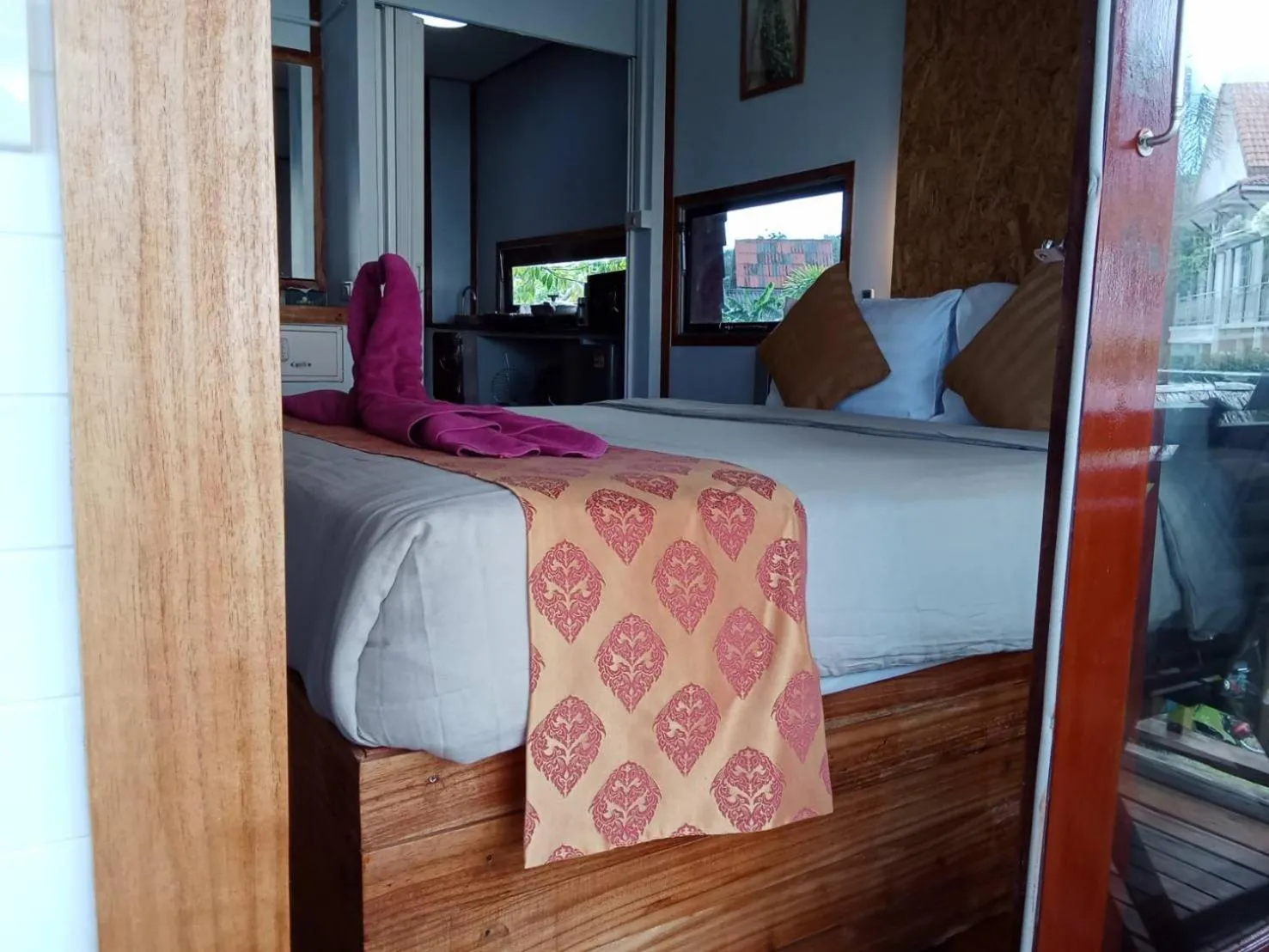 Bed in Eden Lanta Bungalow