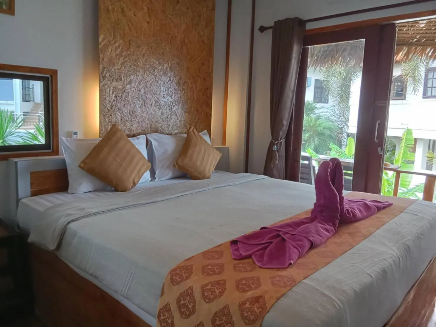 Bed in Eden Lanta Bungalow