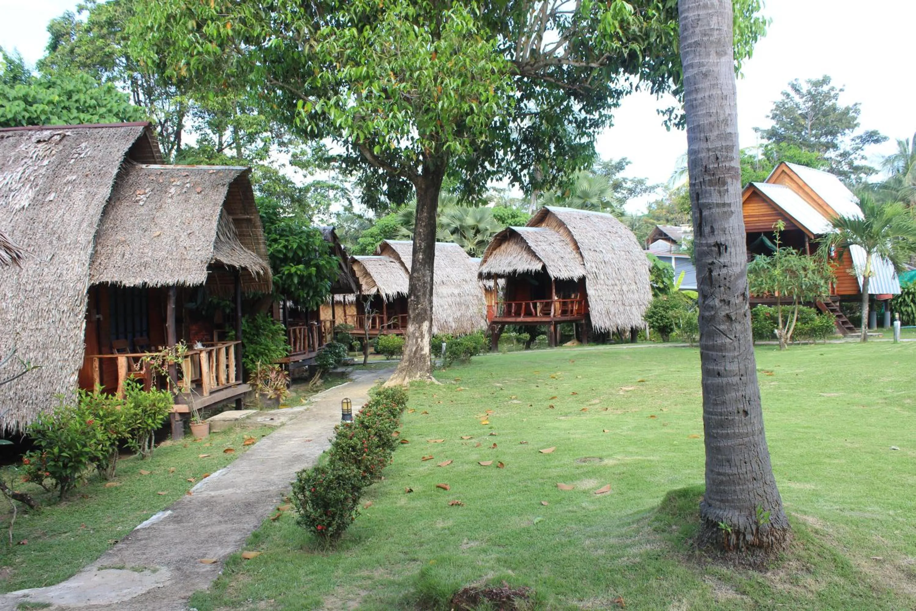 Eden Lanta Bungalow