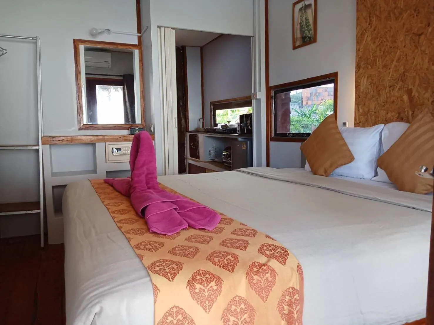 Bed in Eden Lanta Bungalow