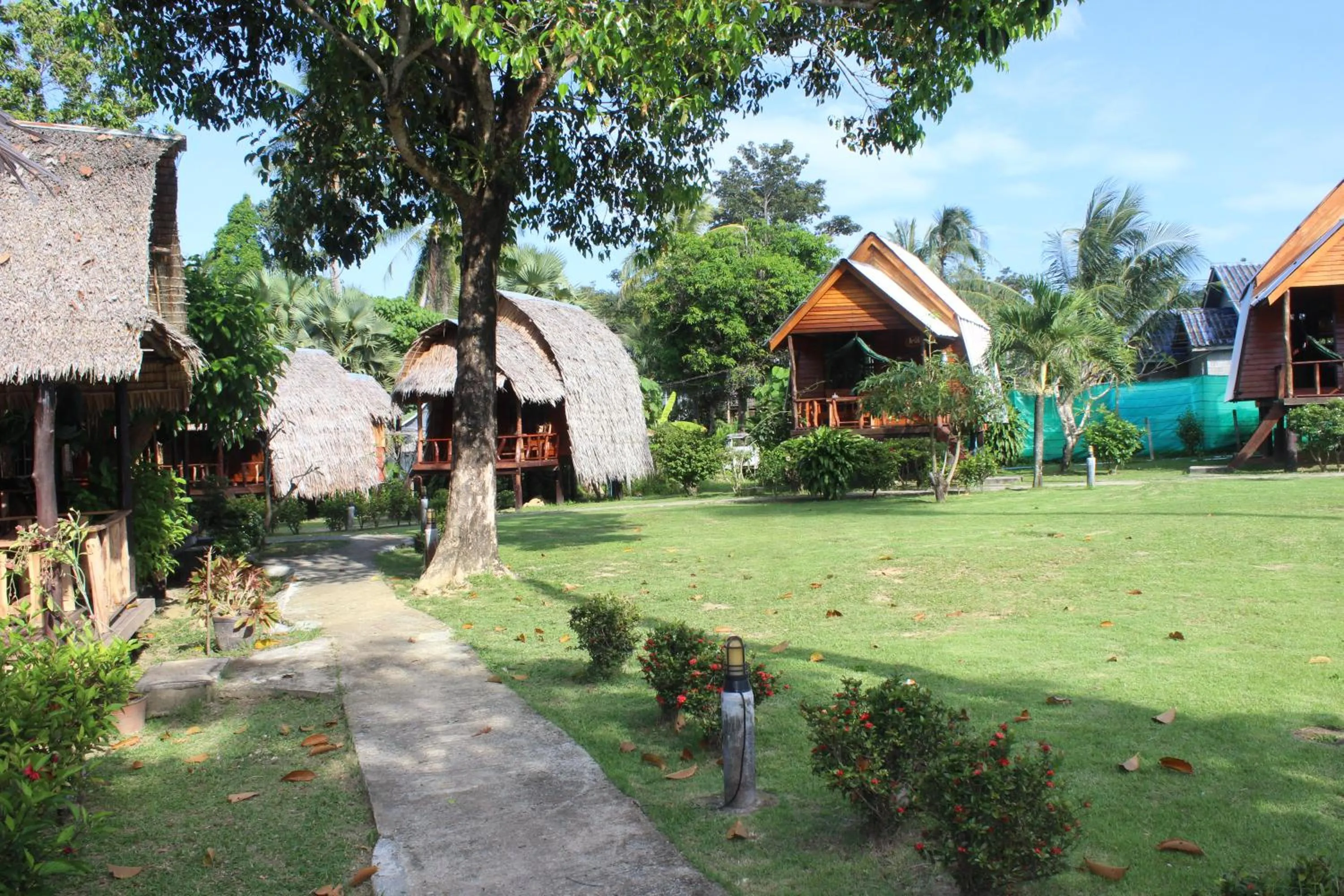 Eden Lanta Bungalow