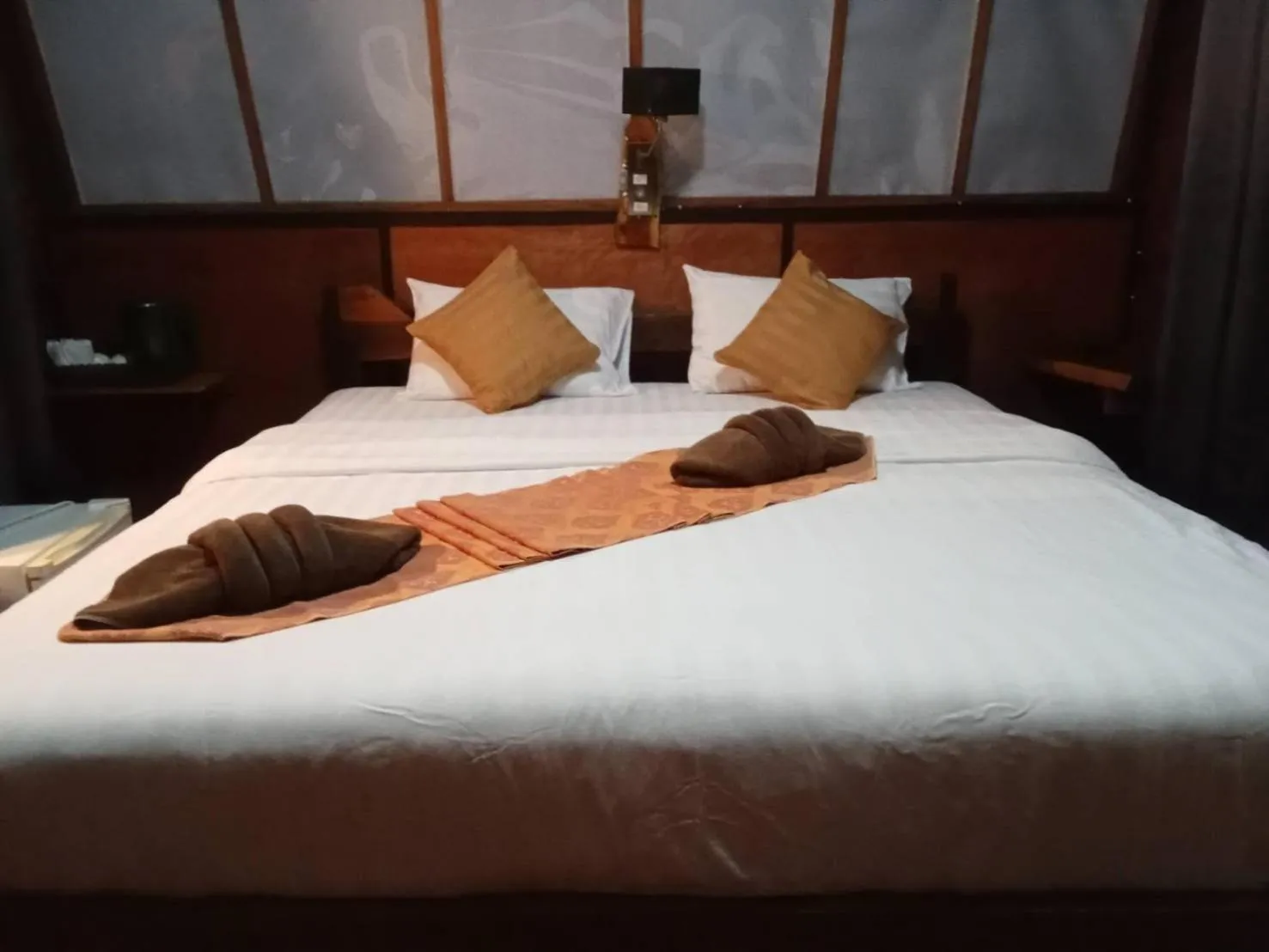 Bed in Eden Lanta Bungalow