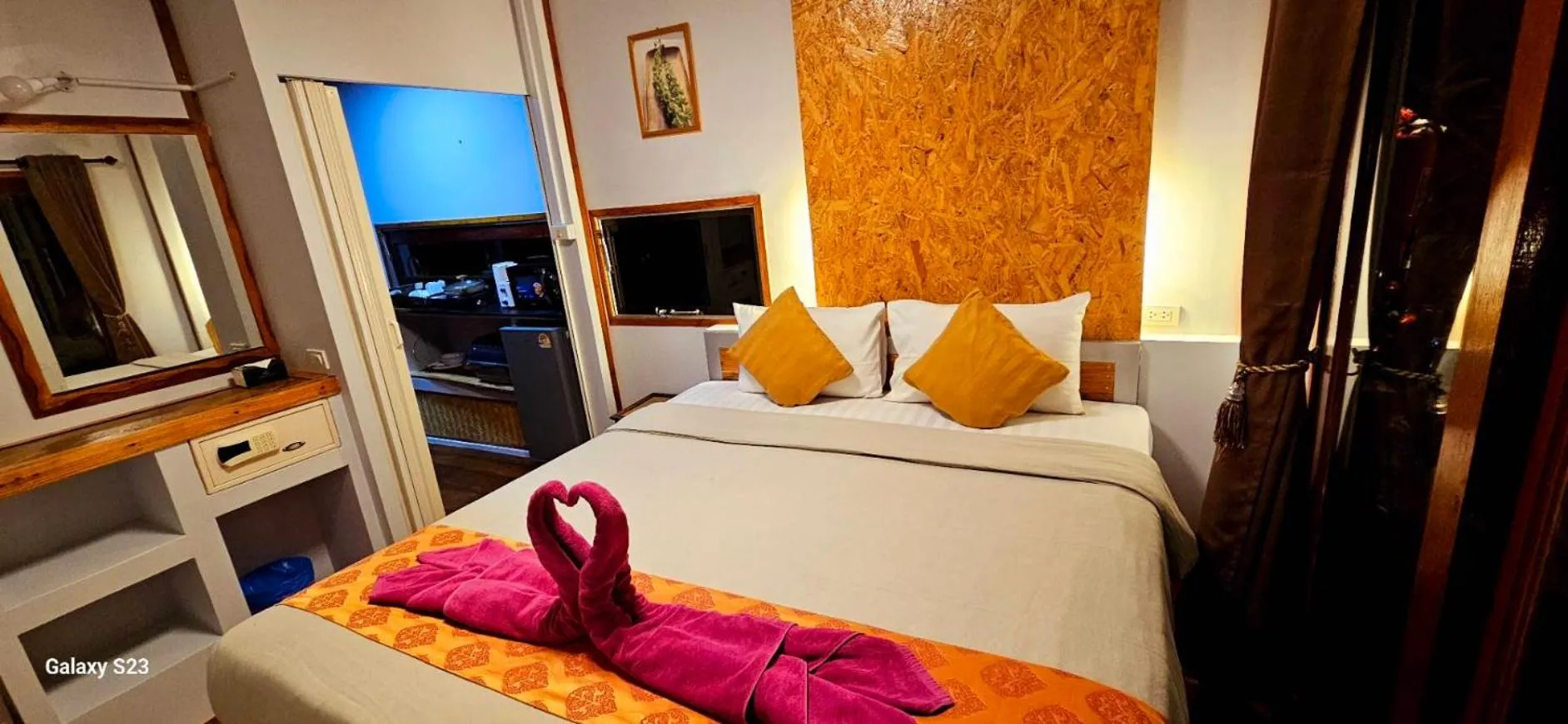 Bed in Eden Lanta Bungalow
