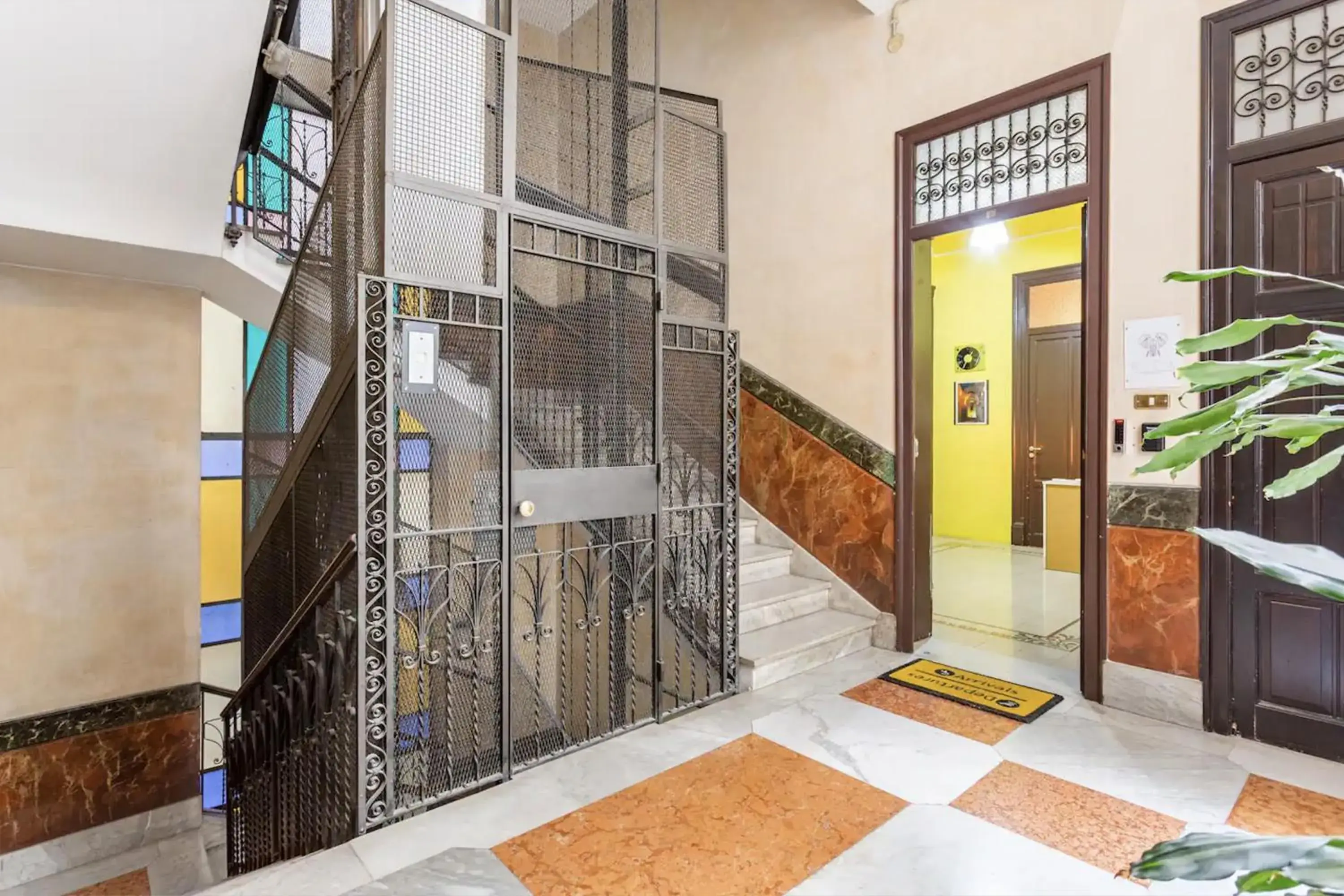 Property building in Bohème B&B Property building in Bohème B&B