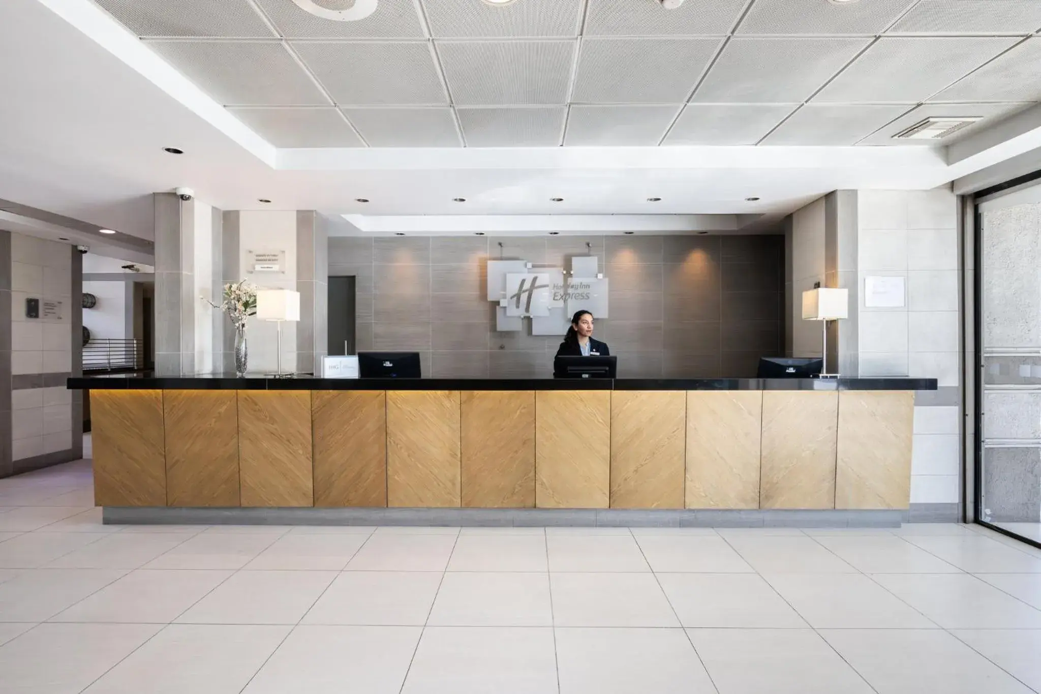 Property building in Holiday Inn Express - Antofagasta by IHG Property building in Holiday Inn Express - Antofagasta by IHG