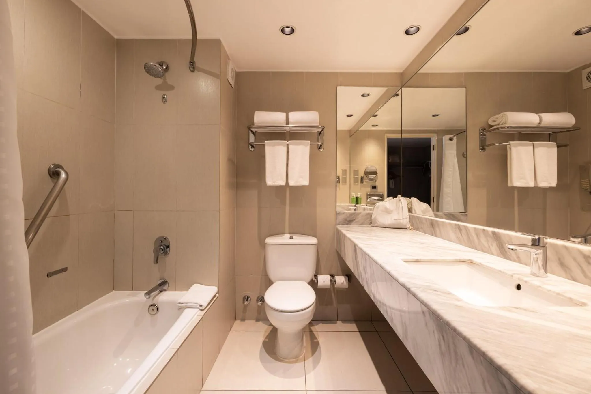 Photo of the whole room in Holiday Inn Express - Antofagasta by IHG