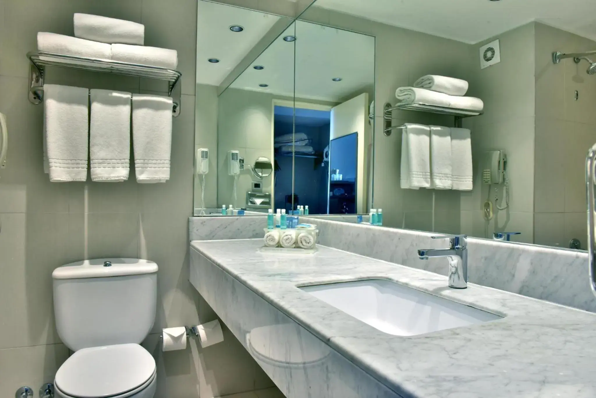 Bathroom in Holiday Inn Express - Antofagasta by IHG Bathroom in Holiday Inn Express - Antofagasta by IHG