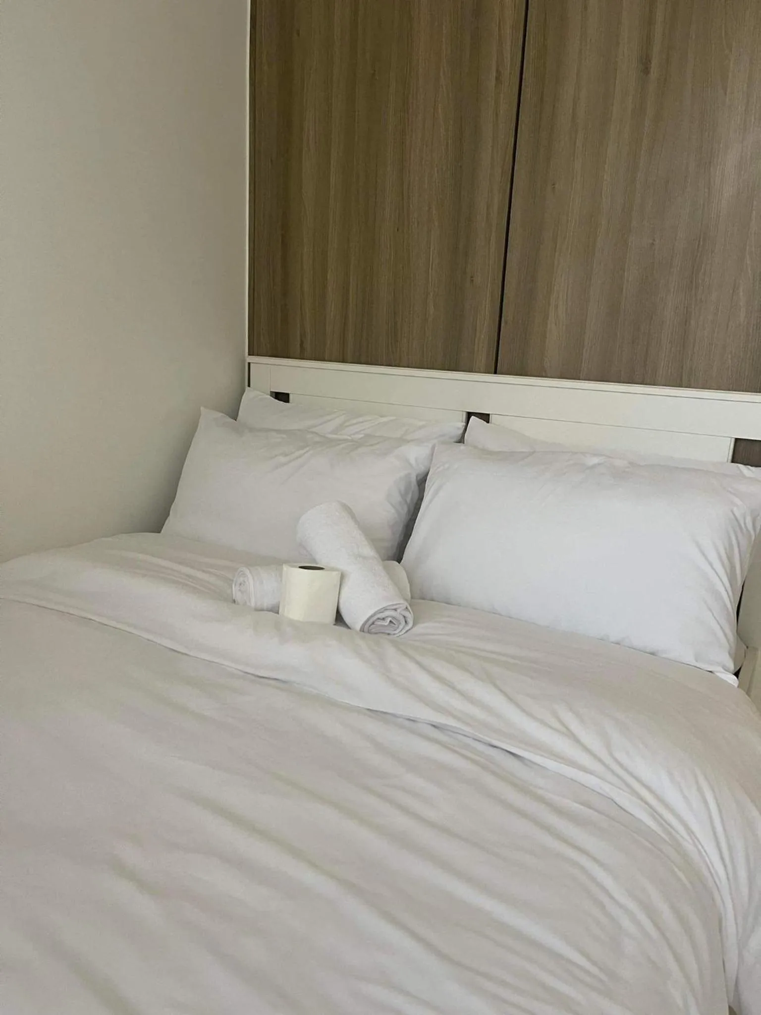 Apartment with Balcony in Staycation Mandaluyong Fame residences greenfield district by darpm