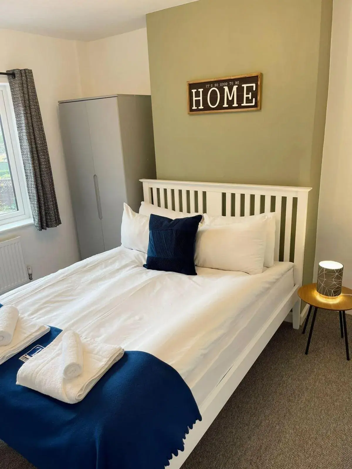 Large Double Room in Cambridge Studios and Suites by Tas Accommodations Large Double Room in Cambridge Studios and Suites by Tas Accommodations