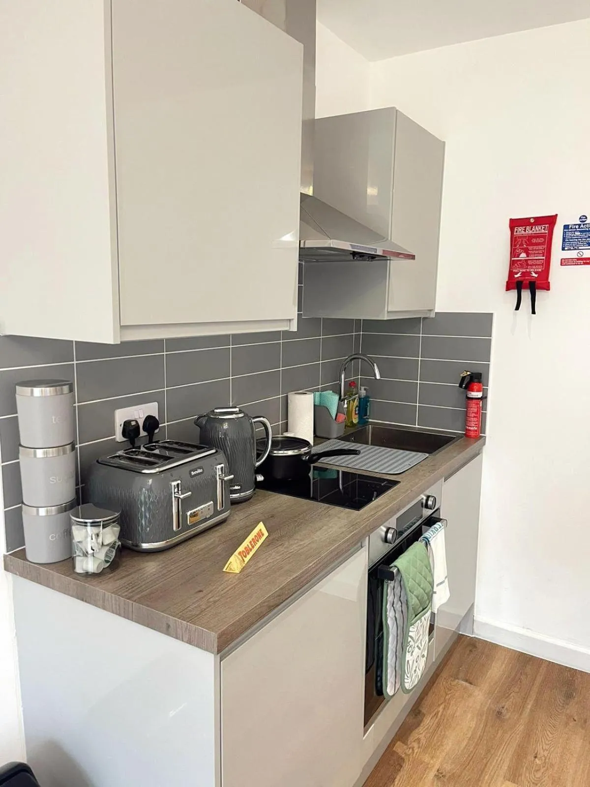 Cambridge Studios and Suites by Tas Accommodations