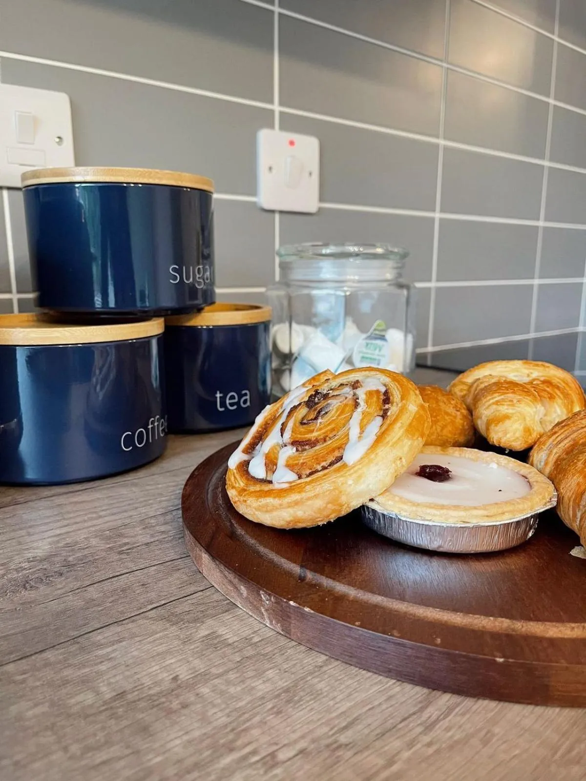 Cambridge Studios and Suites by Tas Accommodations