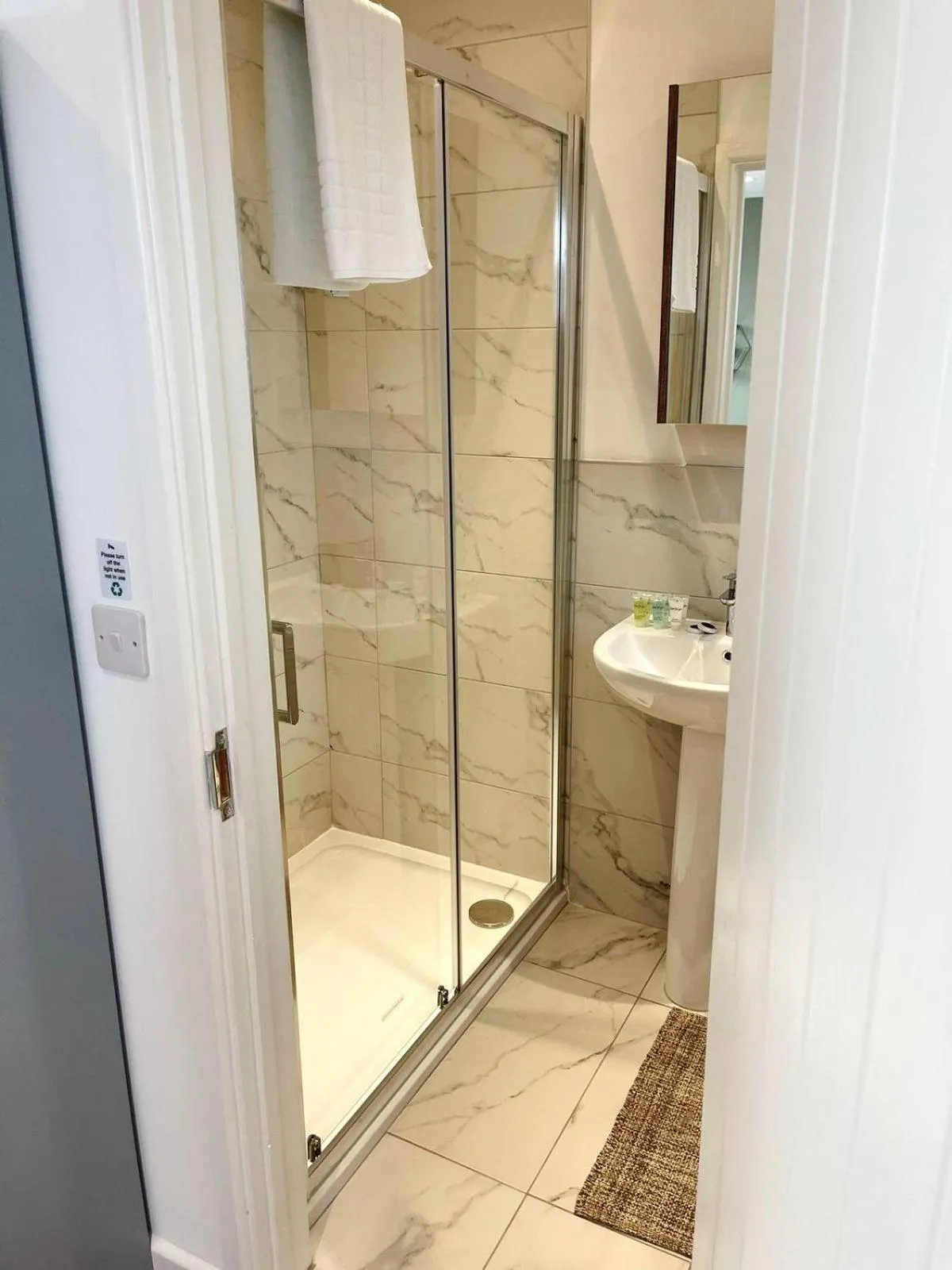 Cambridge Studios and Suites by Tas Accommodations