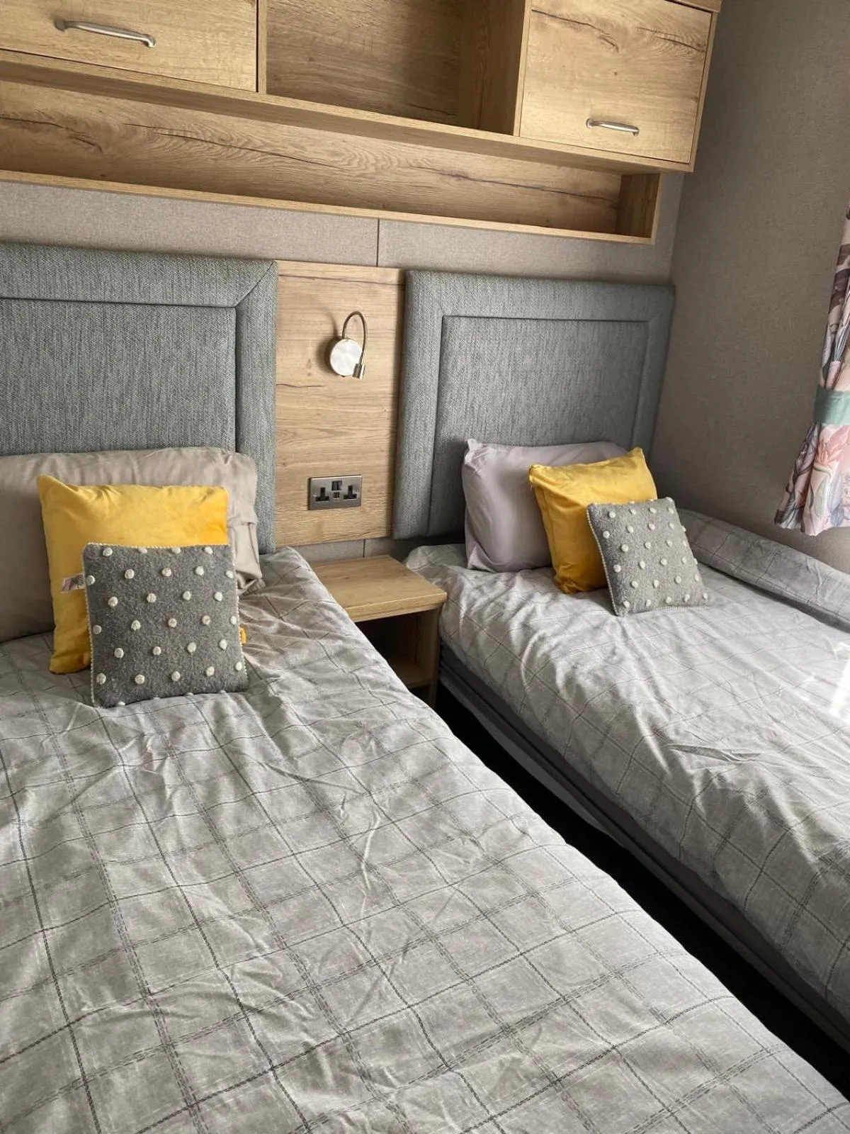 Bed in Coghurst Hall Holiday Home Sleeps 6, 2 bedrooms