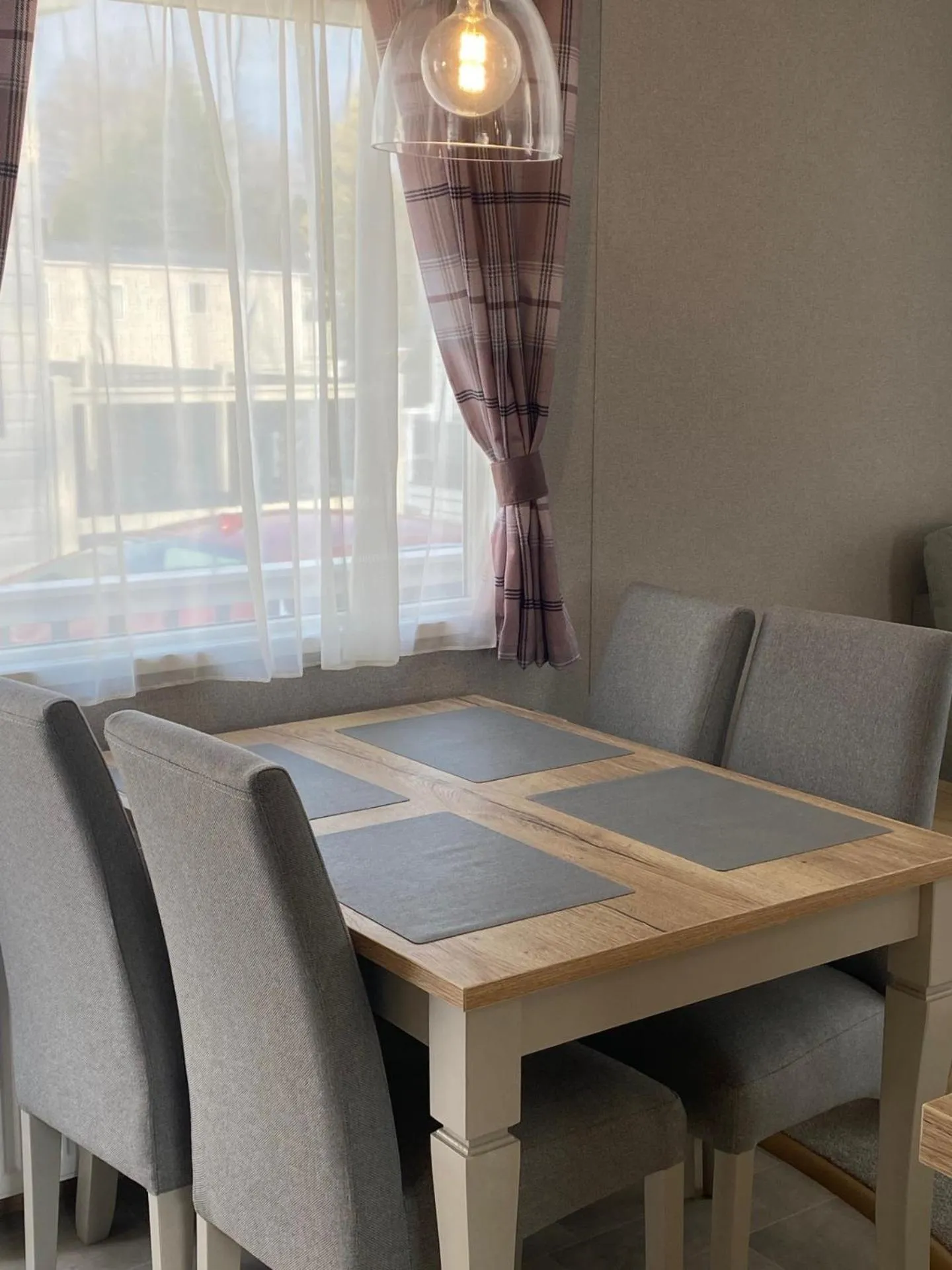 Coghurst Hall Holiday Home Sleeps 6, 2 bedrooms