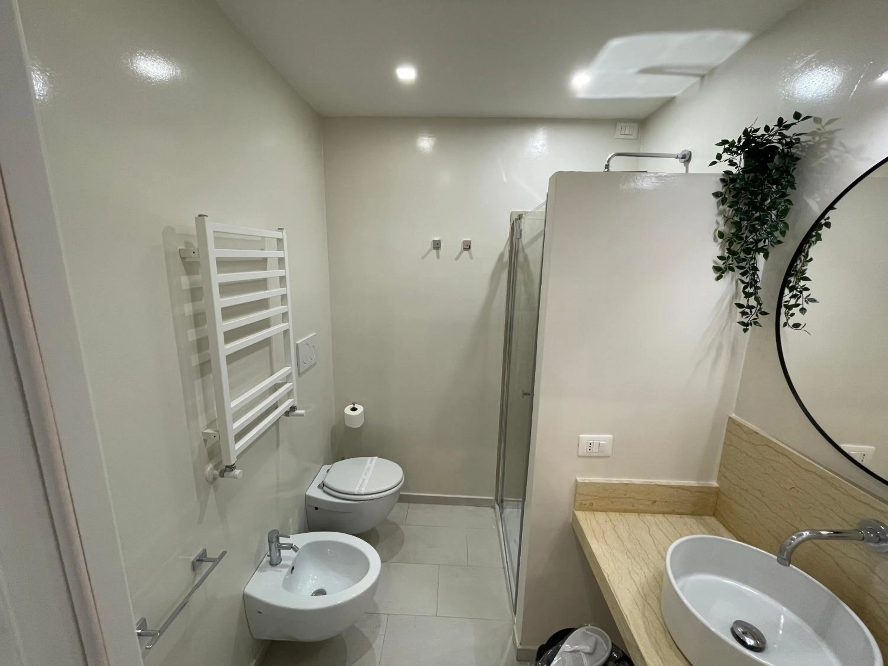 Shower in Quintus Luxury Suites