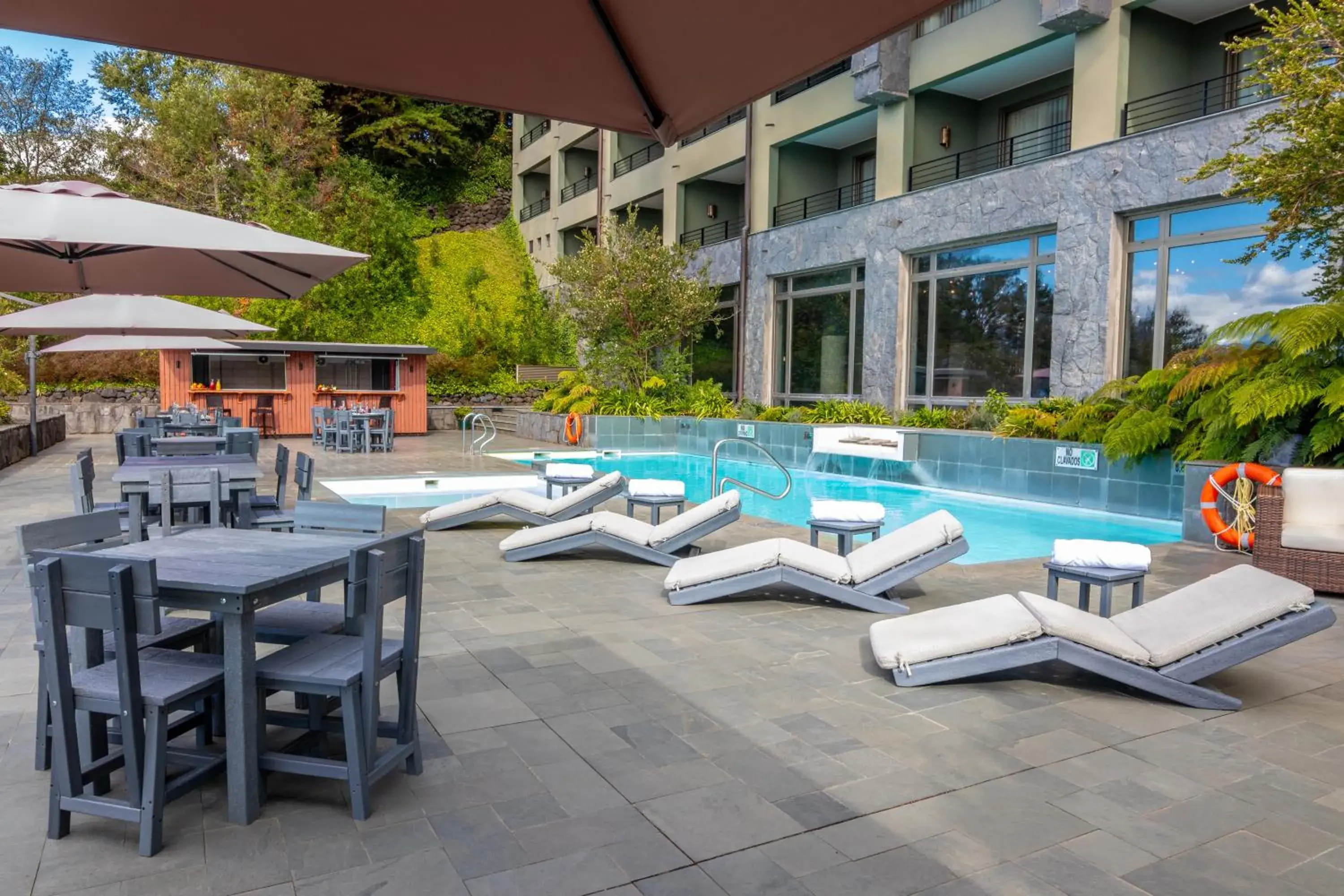 Swimming pool in Park Lake Luxury Hotel Swimming pool in Park Lake Luxury Hotel