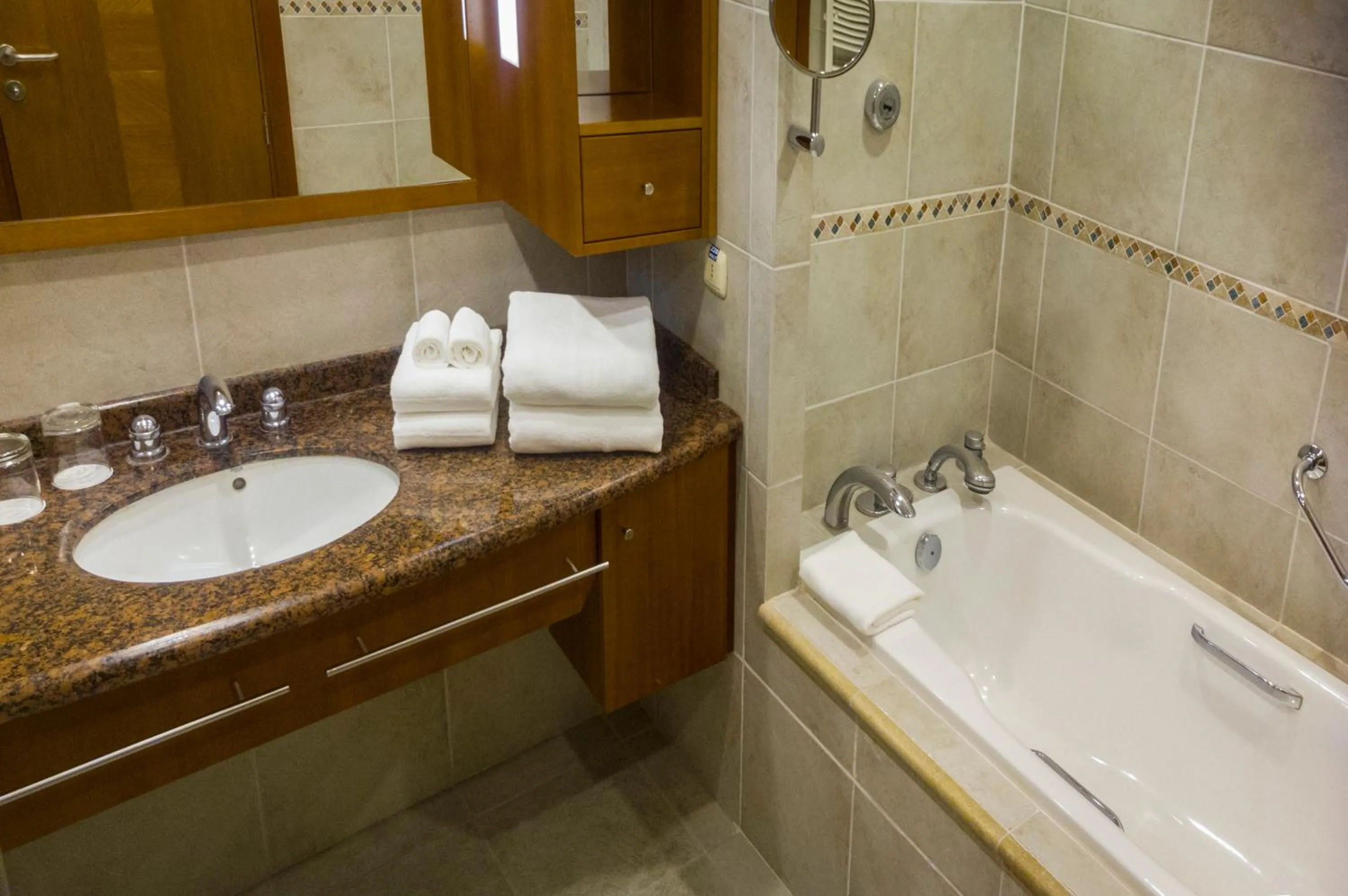 Bathroom in Park Lake Luxury Hotel