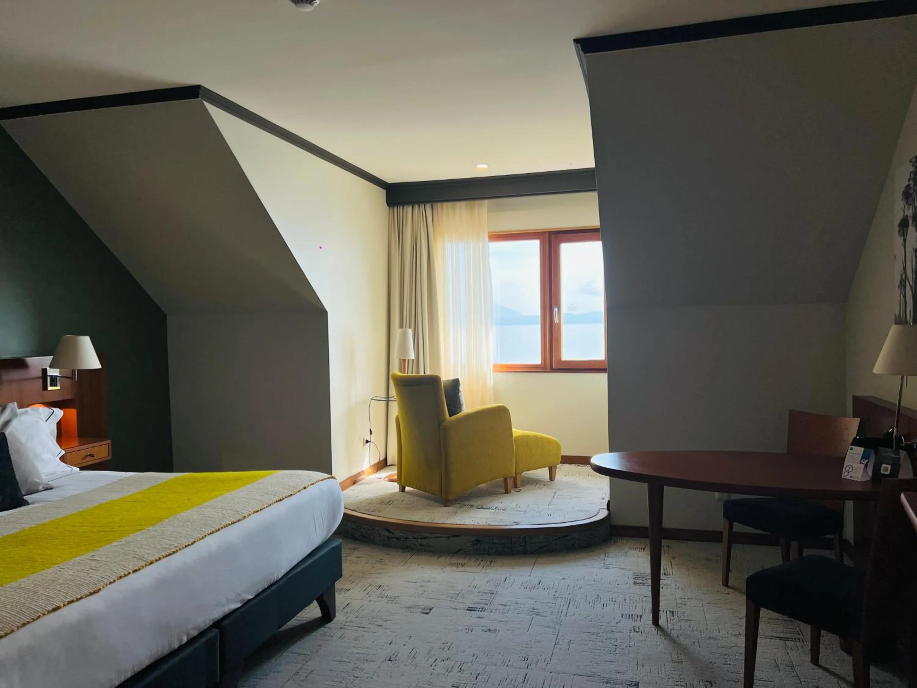 Bedroom, Bed in Park Lake Luxury Hotel