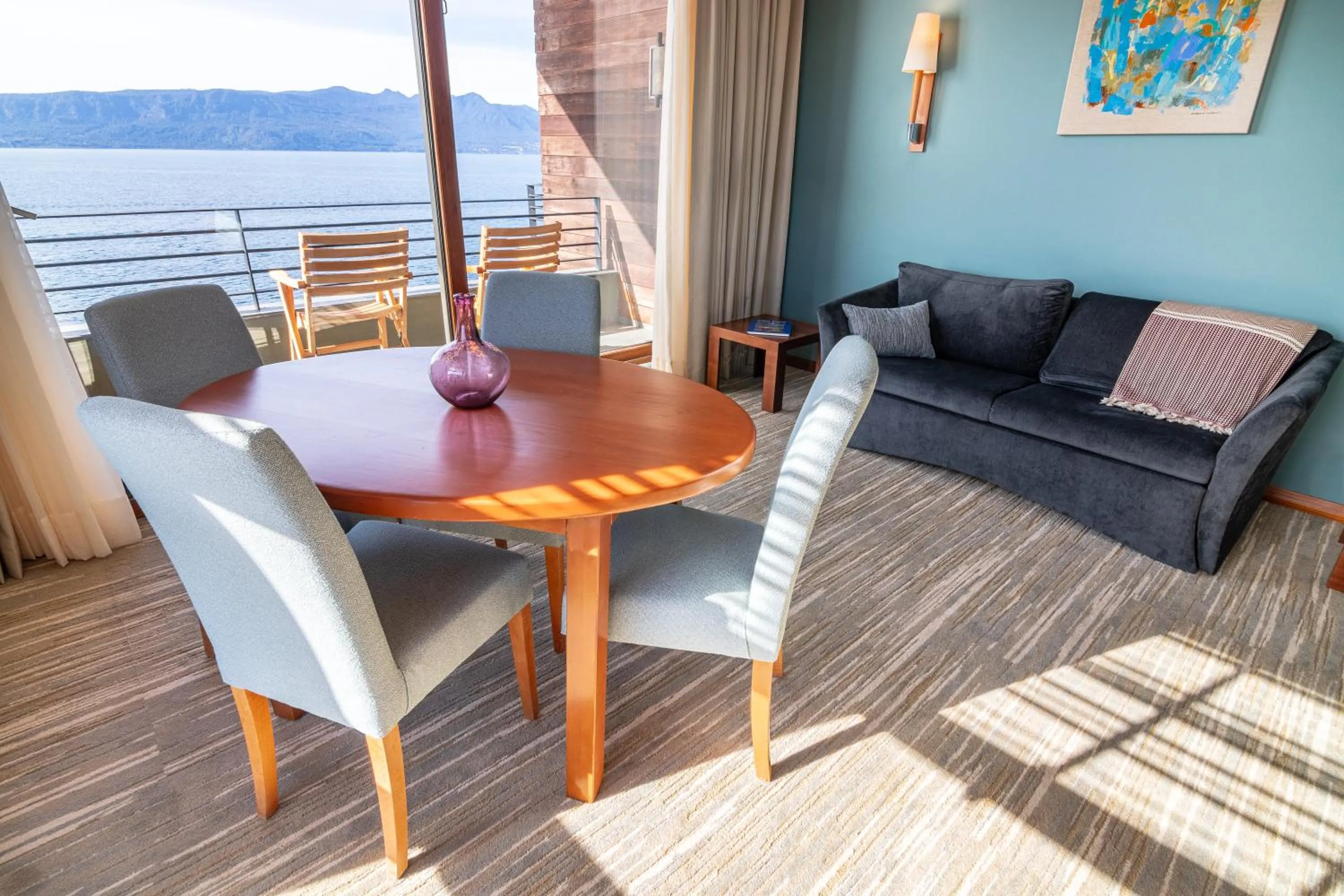 Living room in Park Lake Luxury Hotel