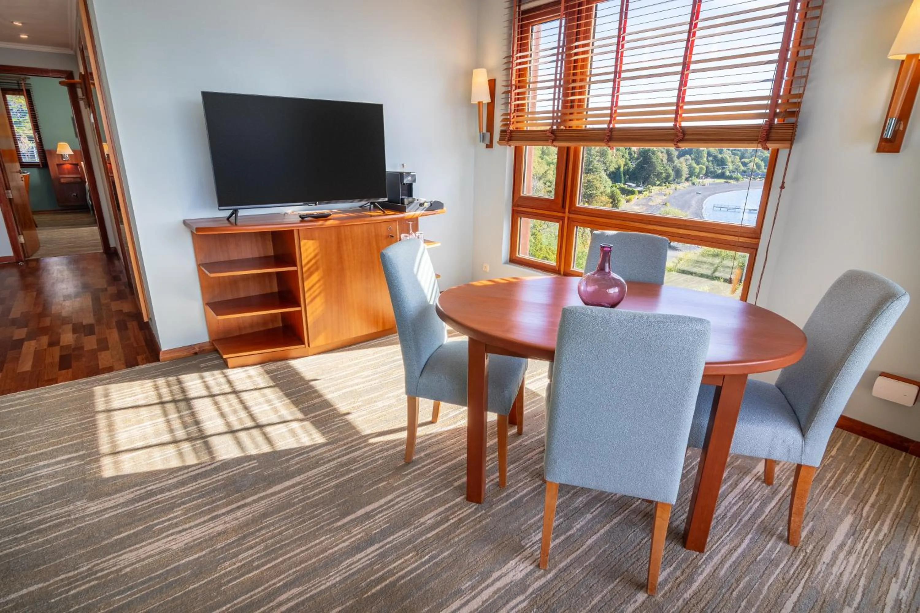 Living room in Park Lake Luxury Hotel