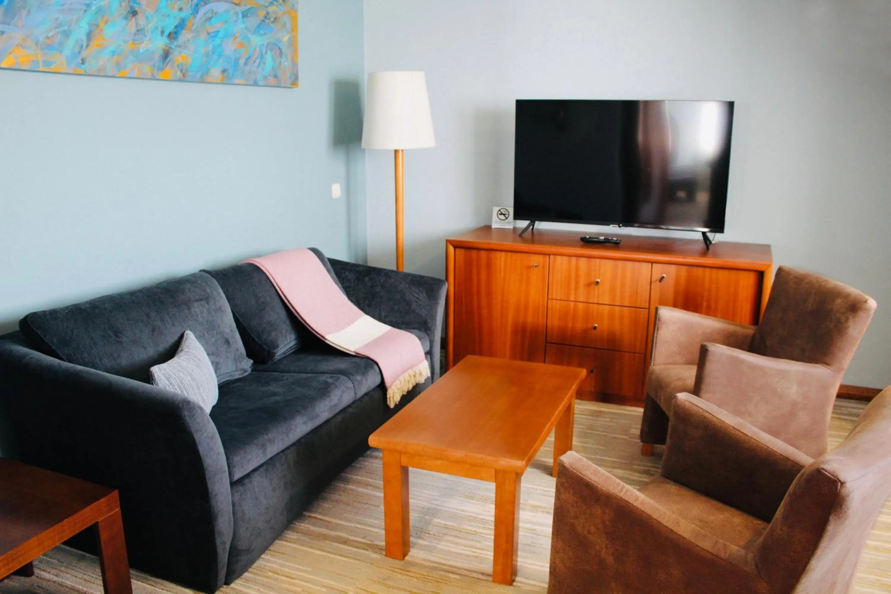 Living room in Park Lake Luxury Hotel