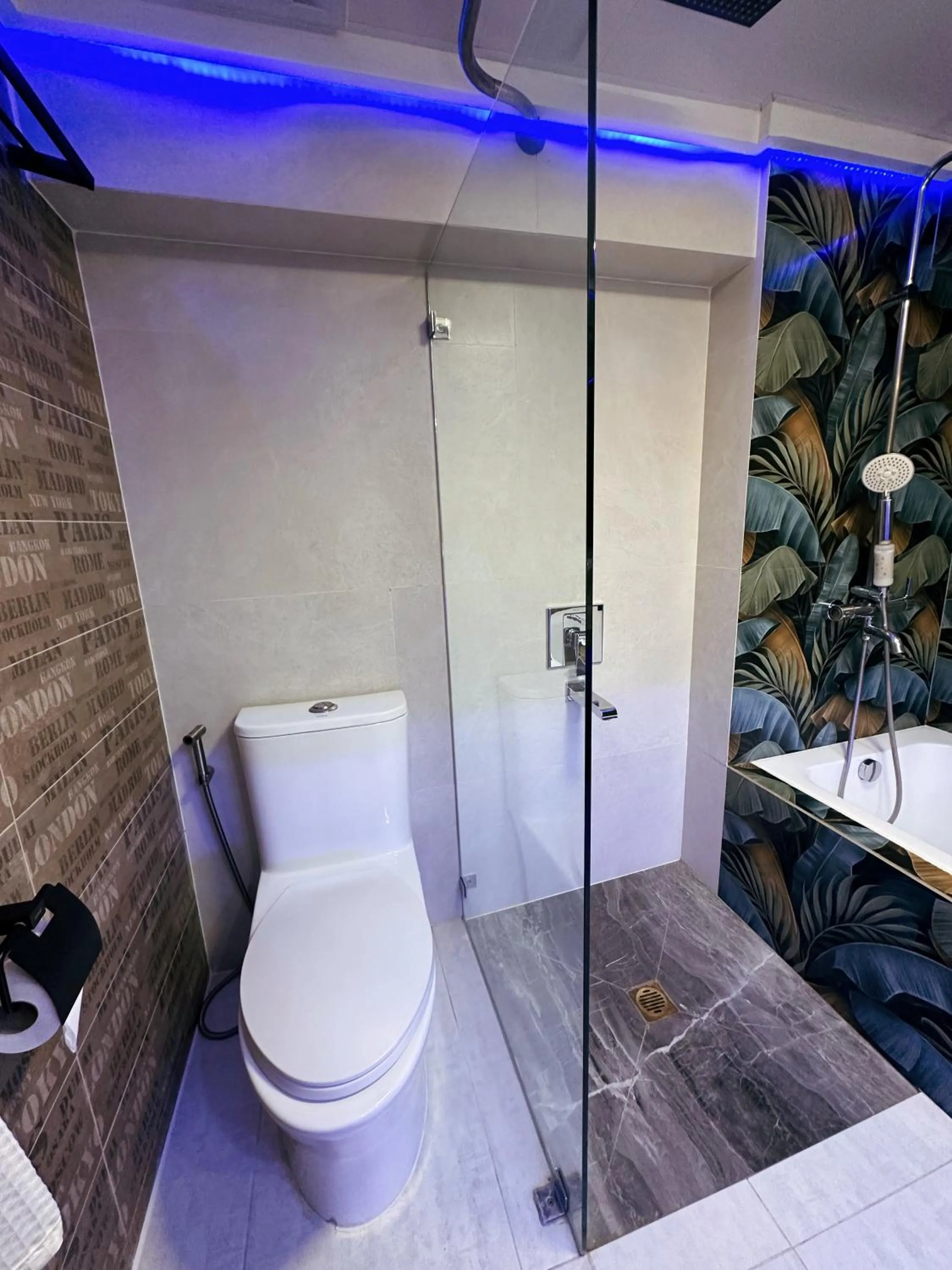 Shower in Blue Tulip - 4mins from Mactan Airport