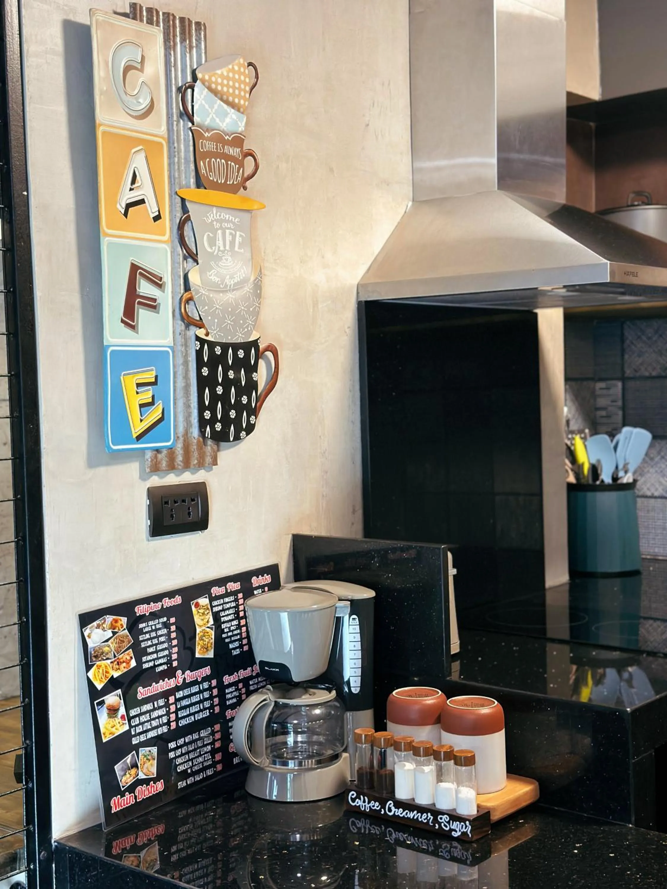 Kitchen or kitchenette in Blue Tulip - 4mins from Mactan Airport