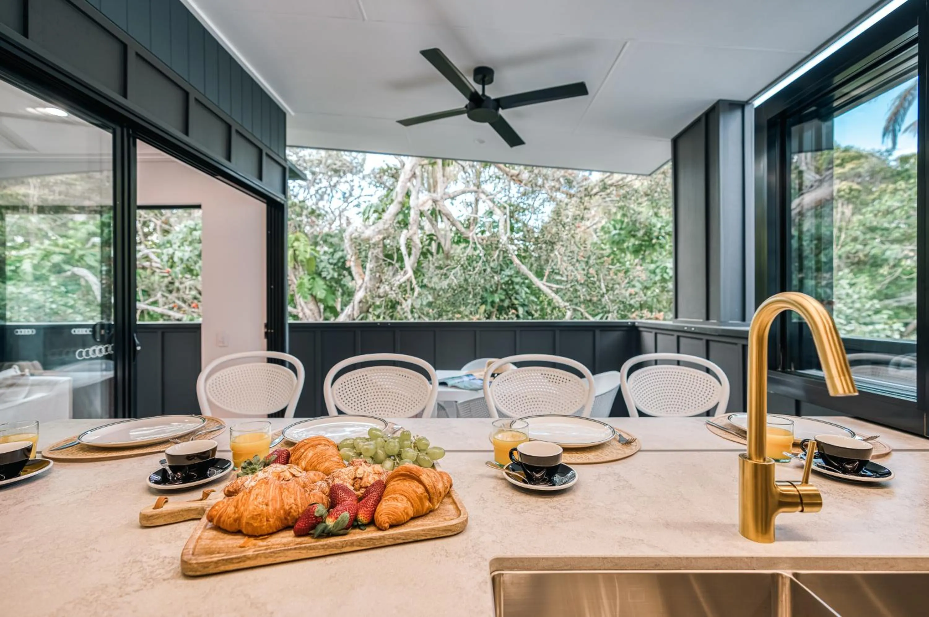 Dining area in Essence Peregian Beach