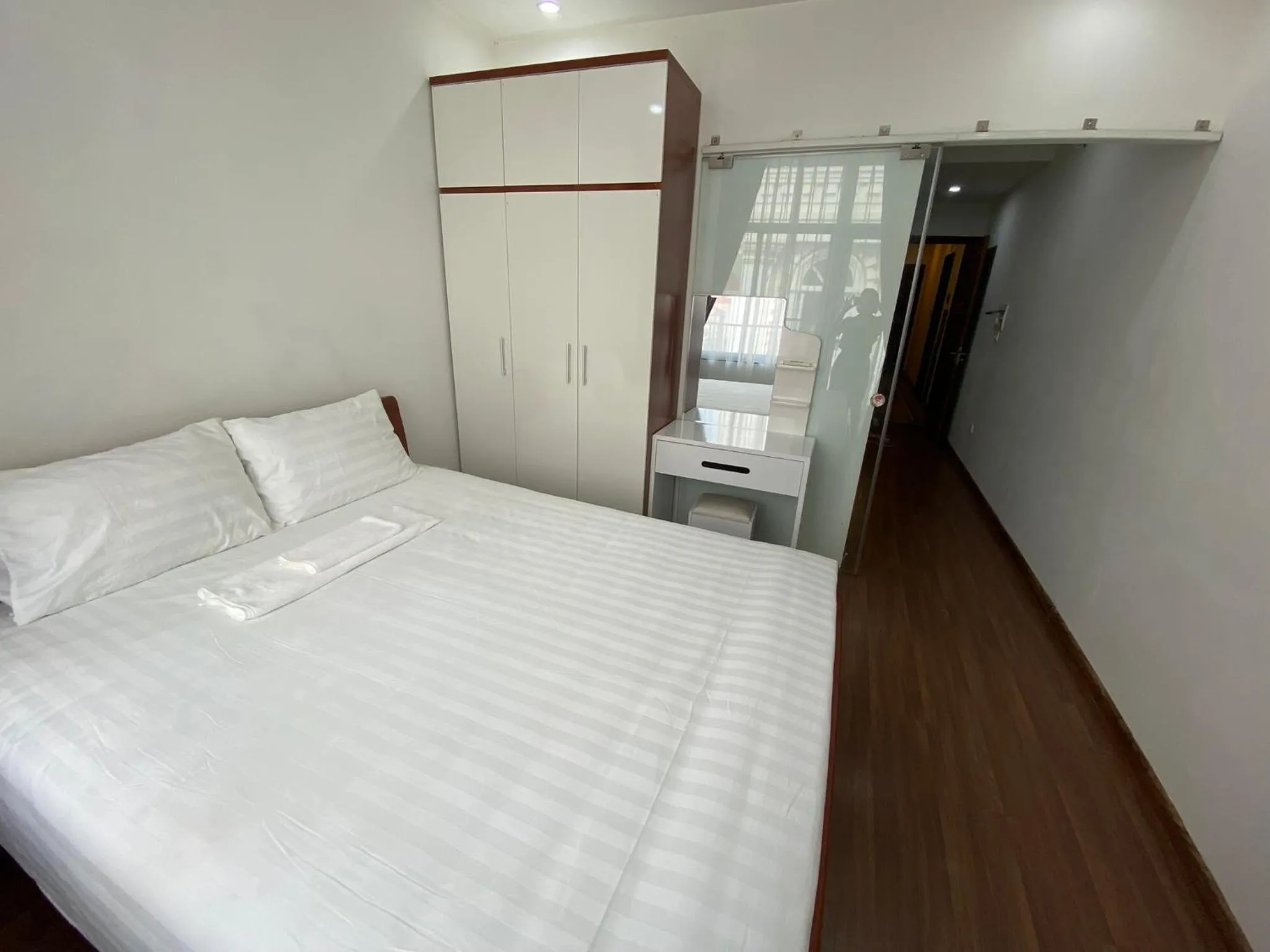 Bed in Era Apartment Đông Các