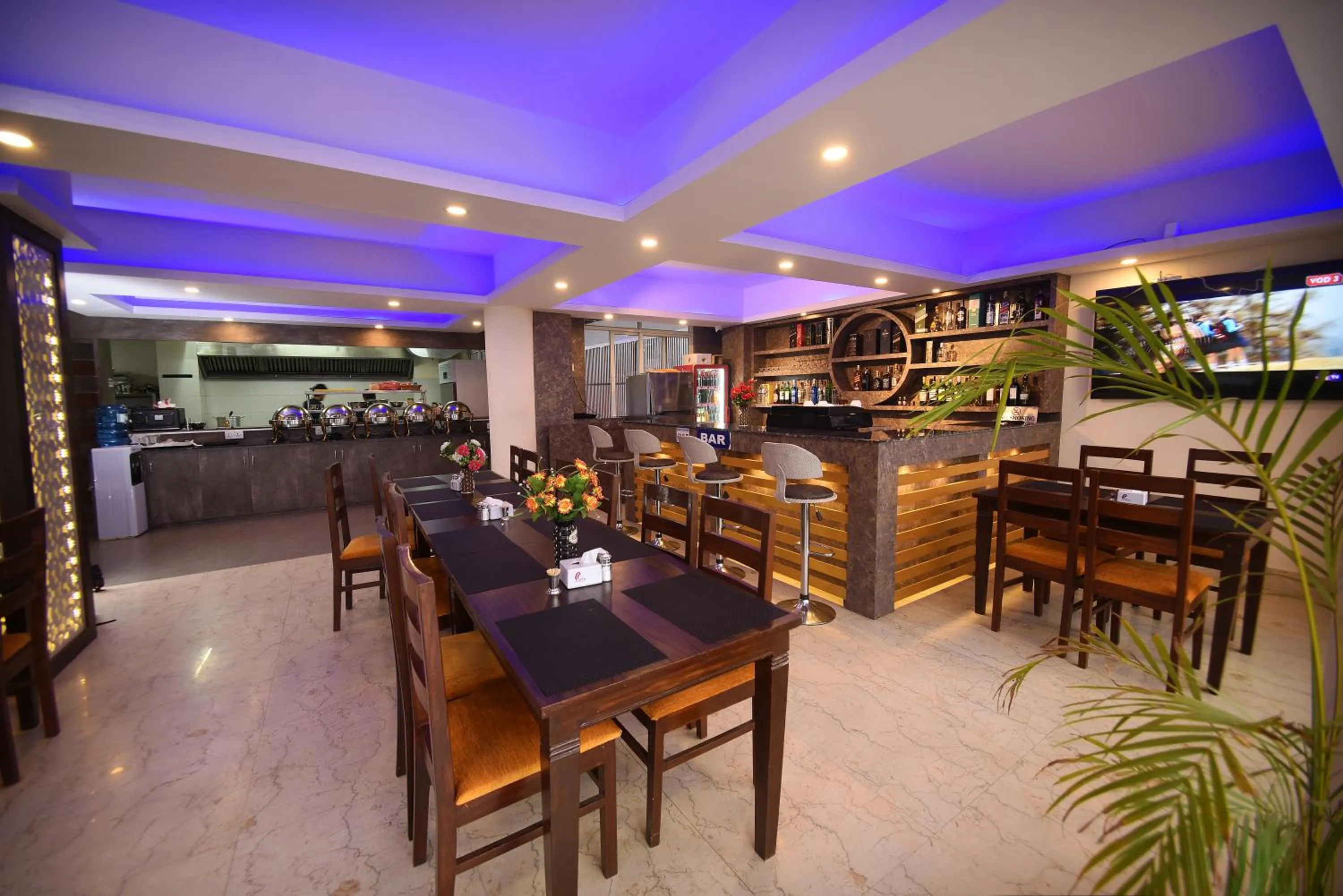 Restaurant/places to eat in Hotel Simal