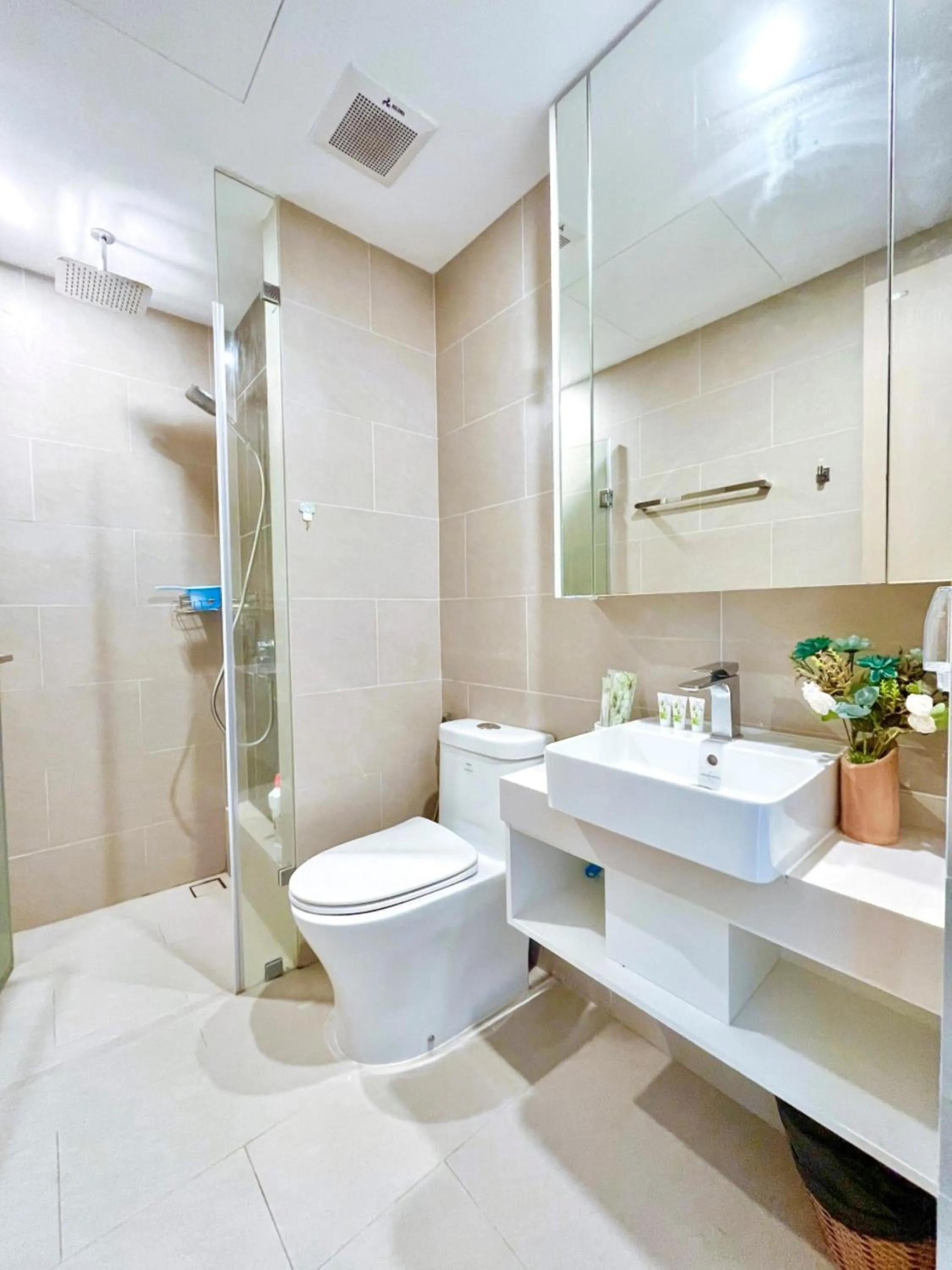 Shower in The Sóng apartment