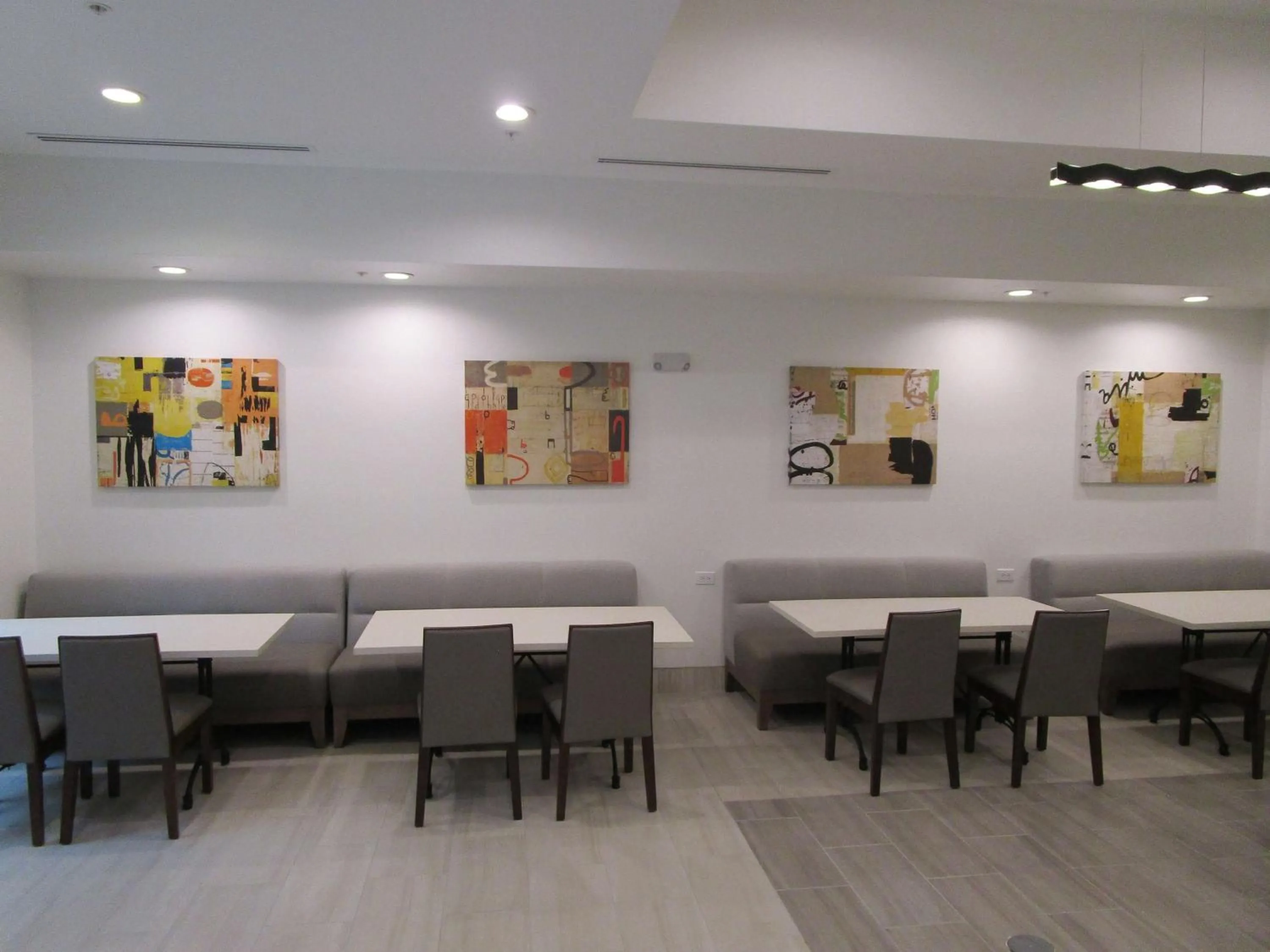 Breakfast in Reddy Hotel Bonham