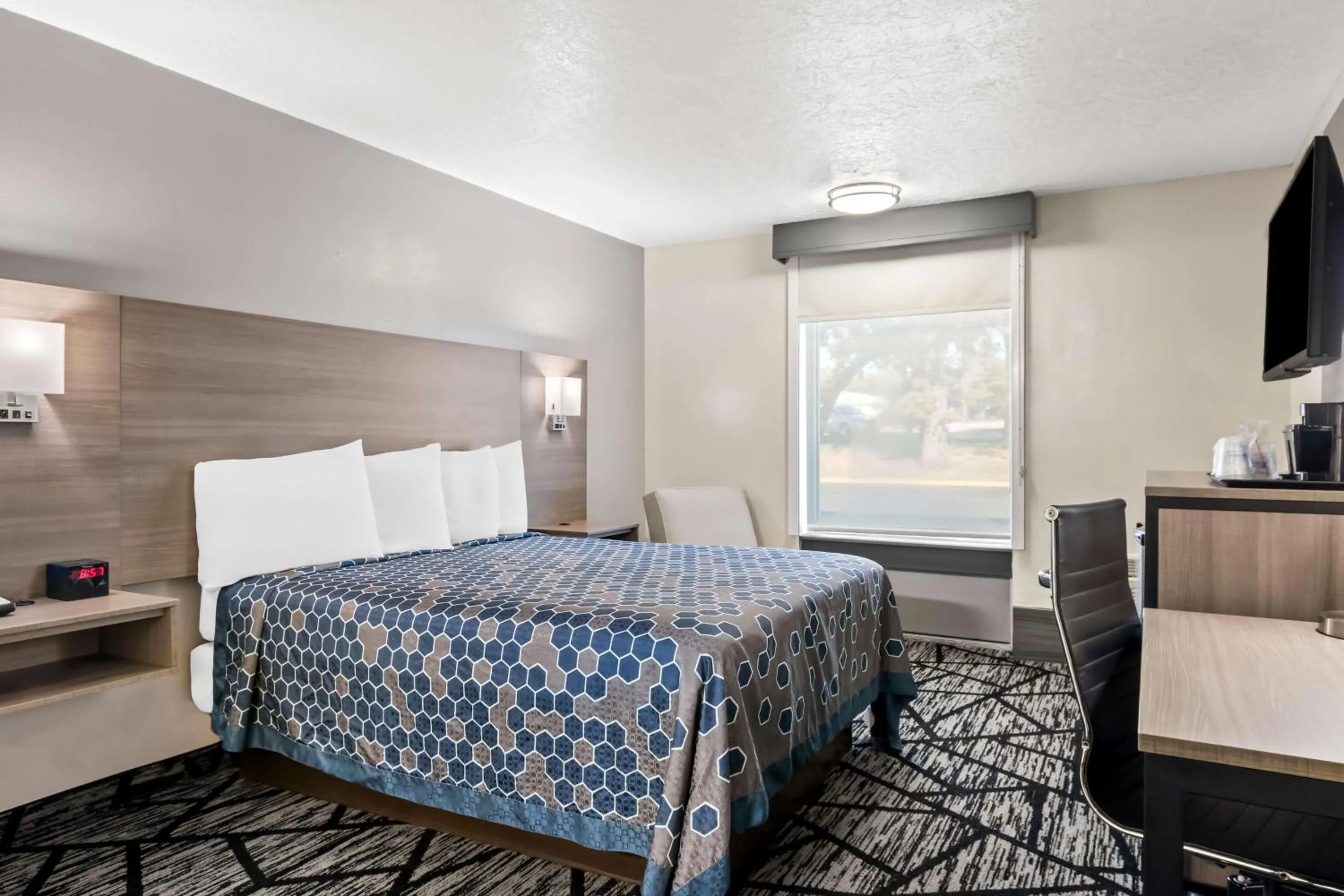 Bedroom, Bed in SureStay Hotel by Best Western Duncan