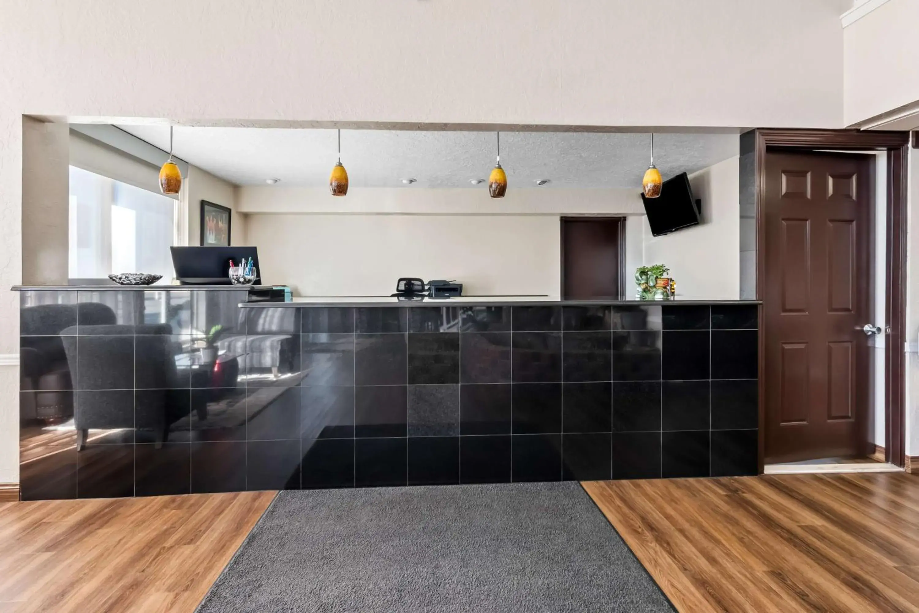 Lobby or reception in SureStay Hotel by Best Western Duncan Lobby or reception in SureStay Hotel by Best Western Duncan