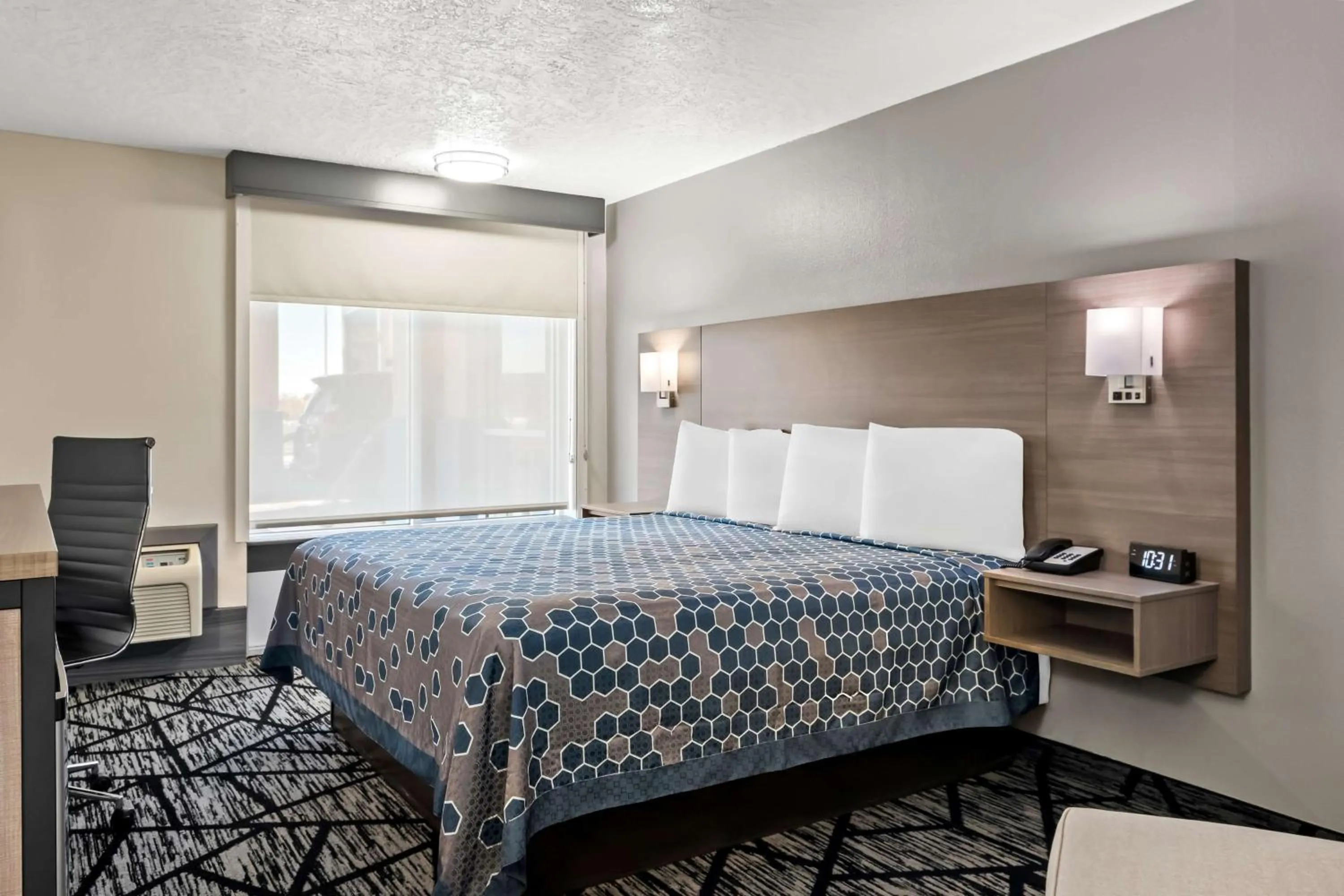 Bedroom, Bed in SureStay Hotel by Best Western Duncan