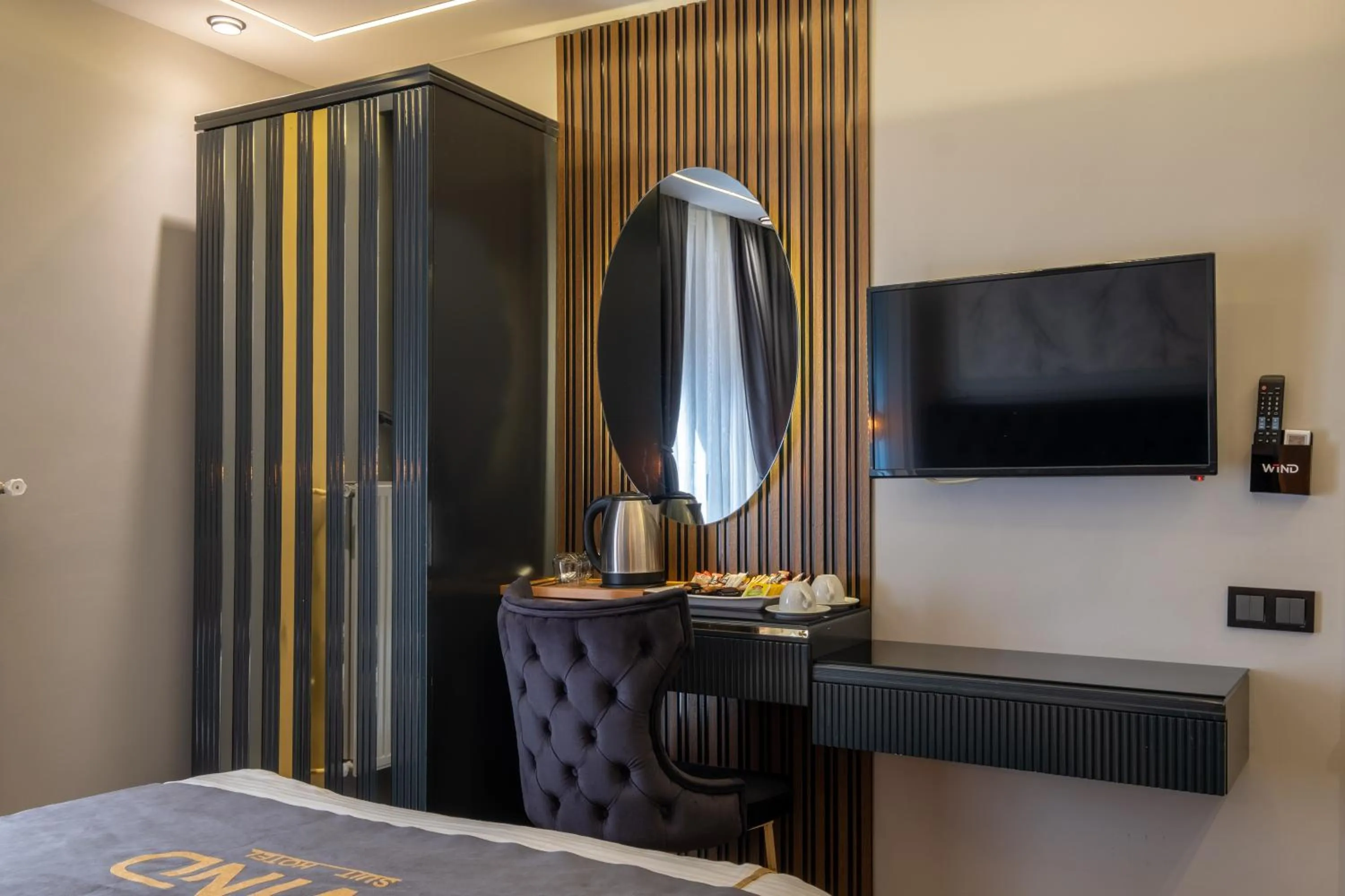 wardrobe, Bed in Wind Suit