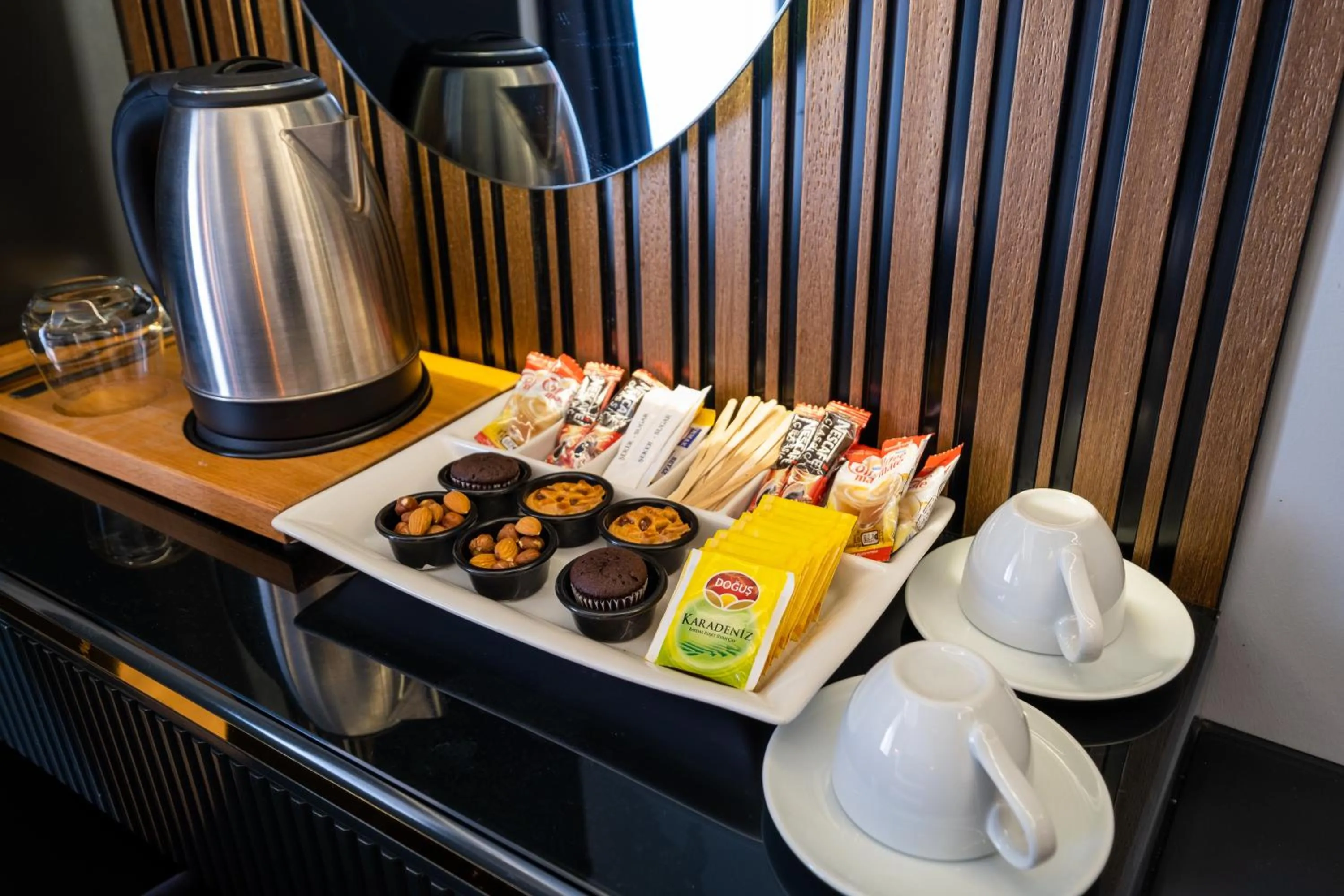 Coffee/tea facilities in Wind Suit