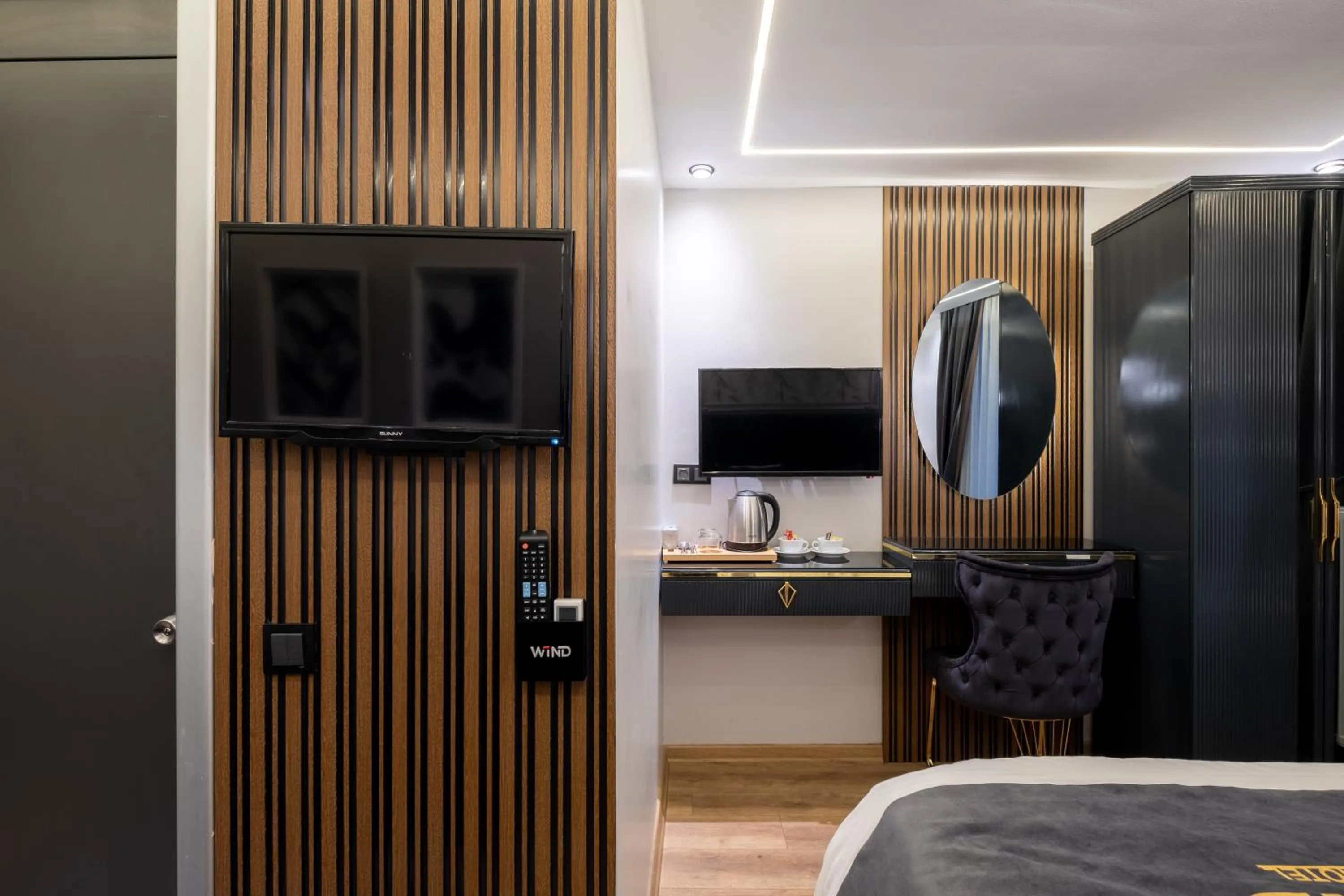 TV and multimedia, Bed in Wind Suit