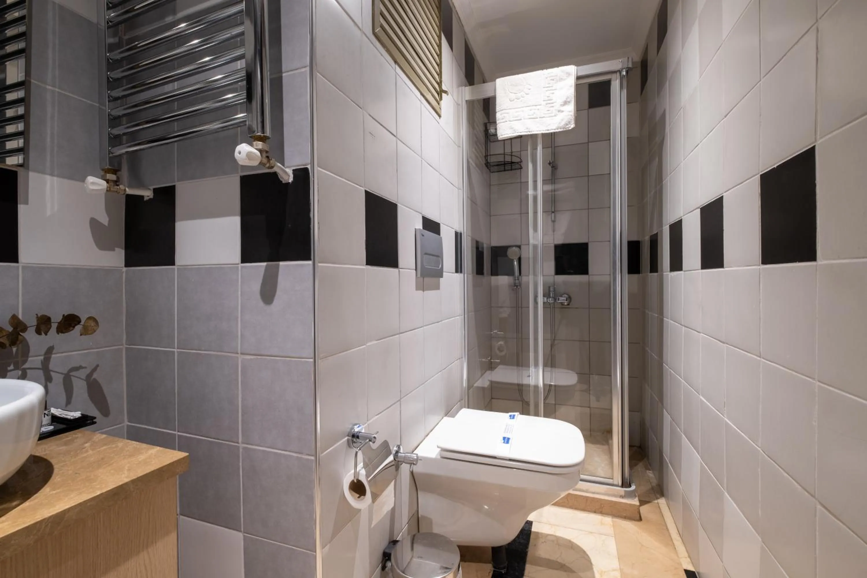 Bathroom in Wind Suit