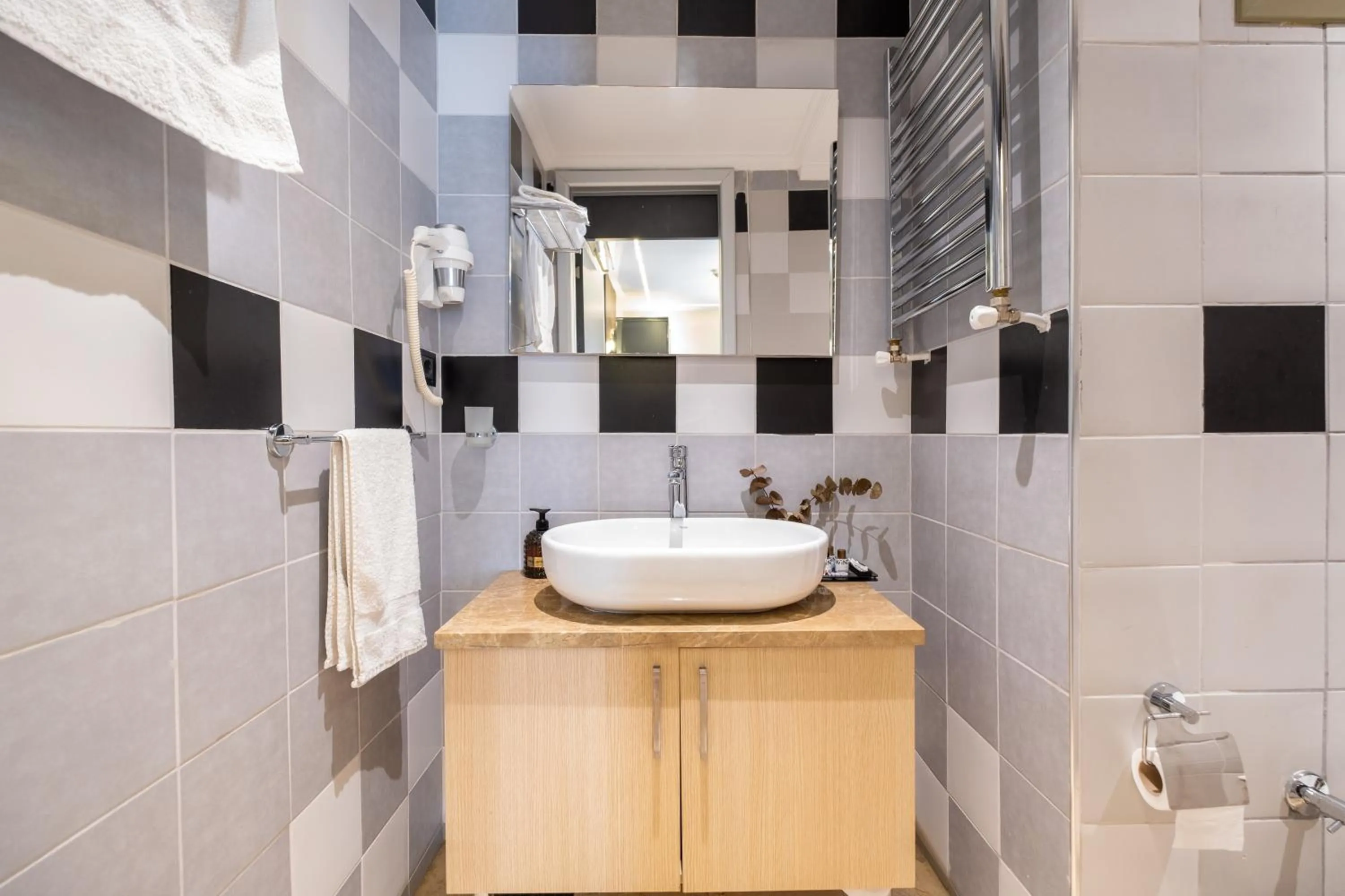 Bathroom in Wind Suit