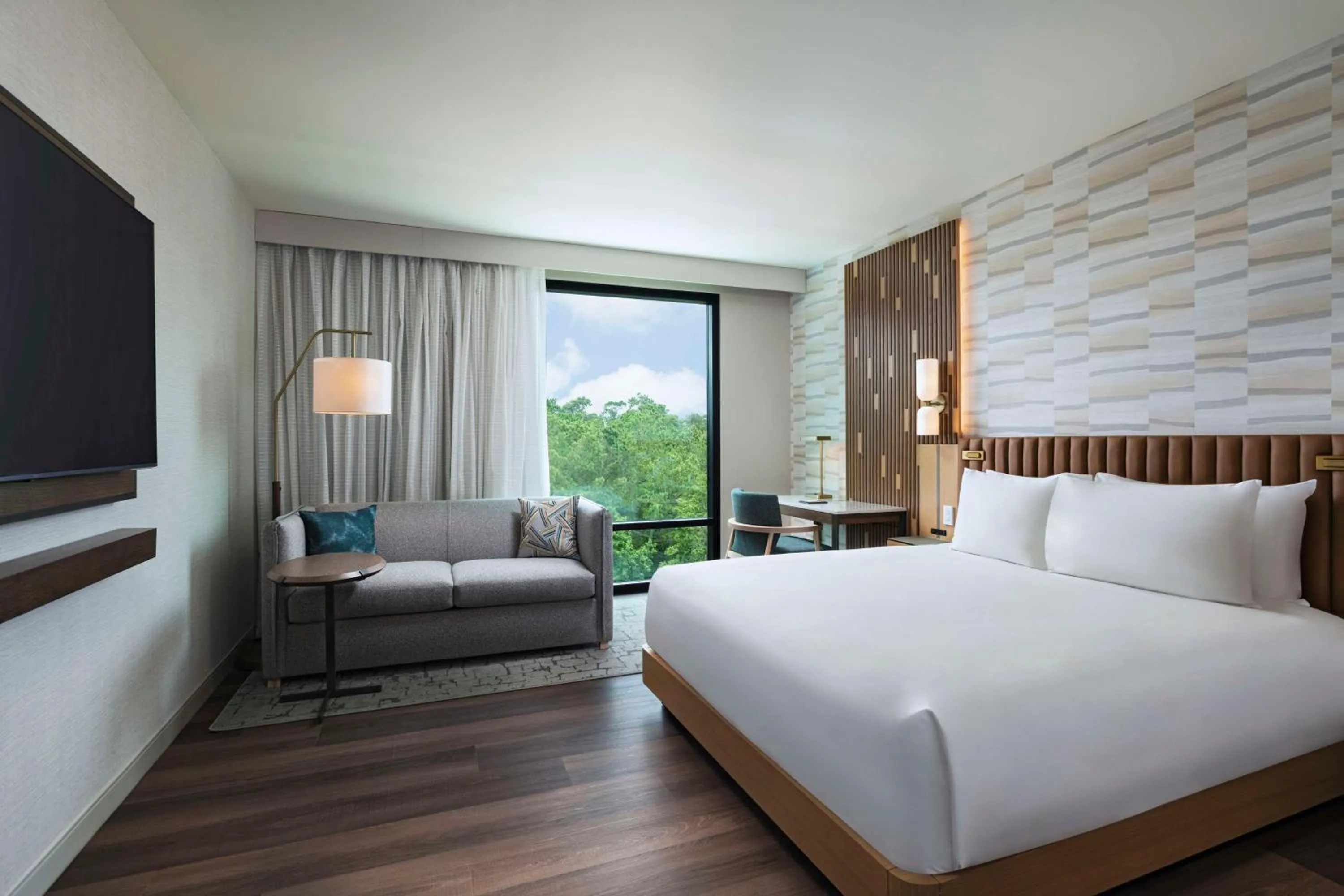 Bedroom, Bed in Hyatt Regency Conroe