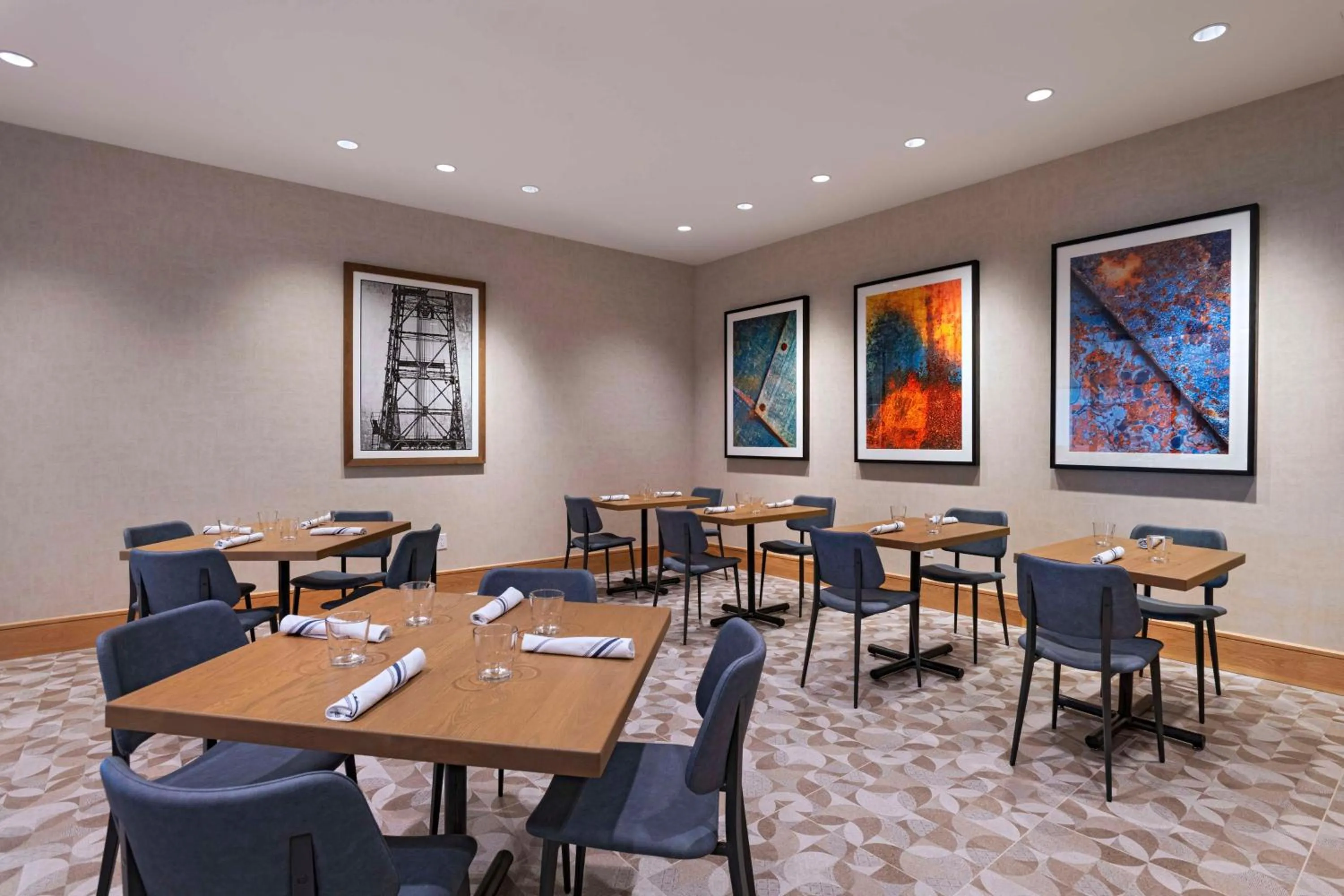 Restaurant/places to eat in Hyatt Regency Baytown-Houston