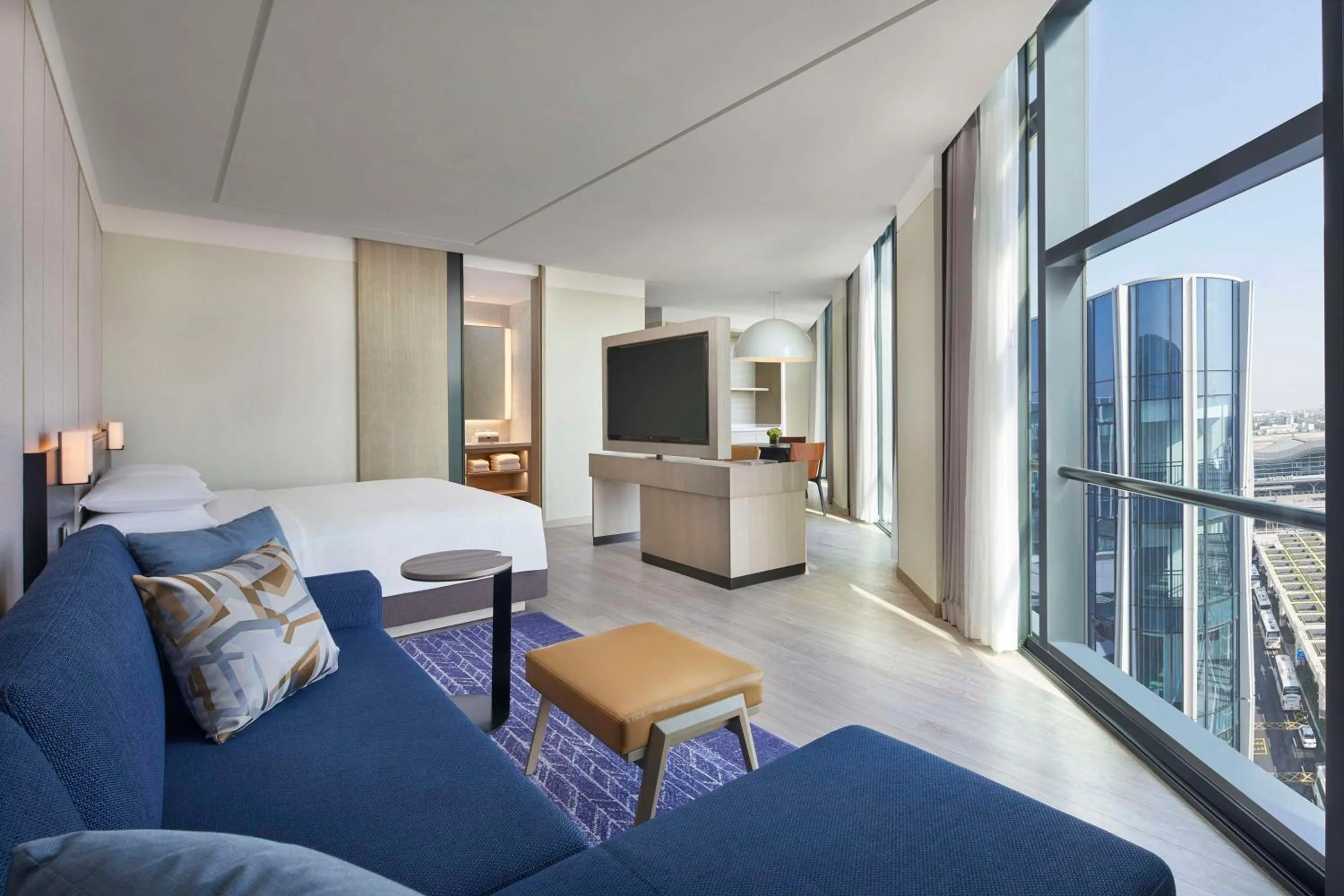 Bedroom in Hyatt Place Hangzhou International Airport