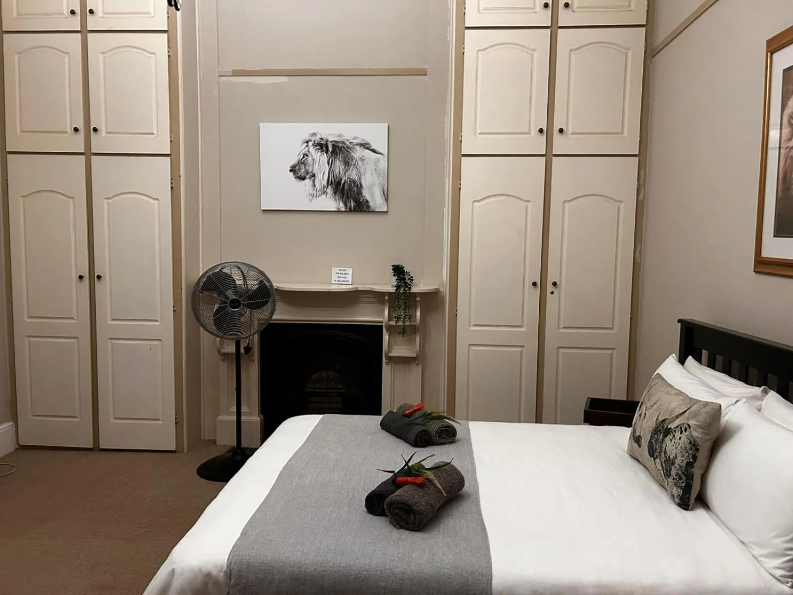 Bedroom, Bed in Lindela House